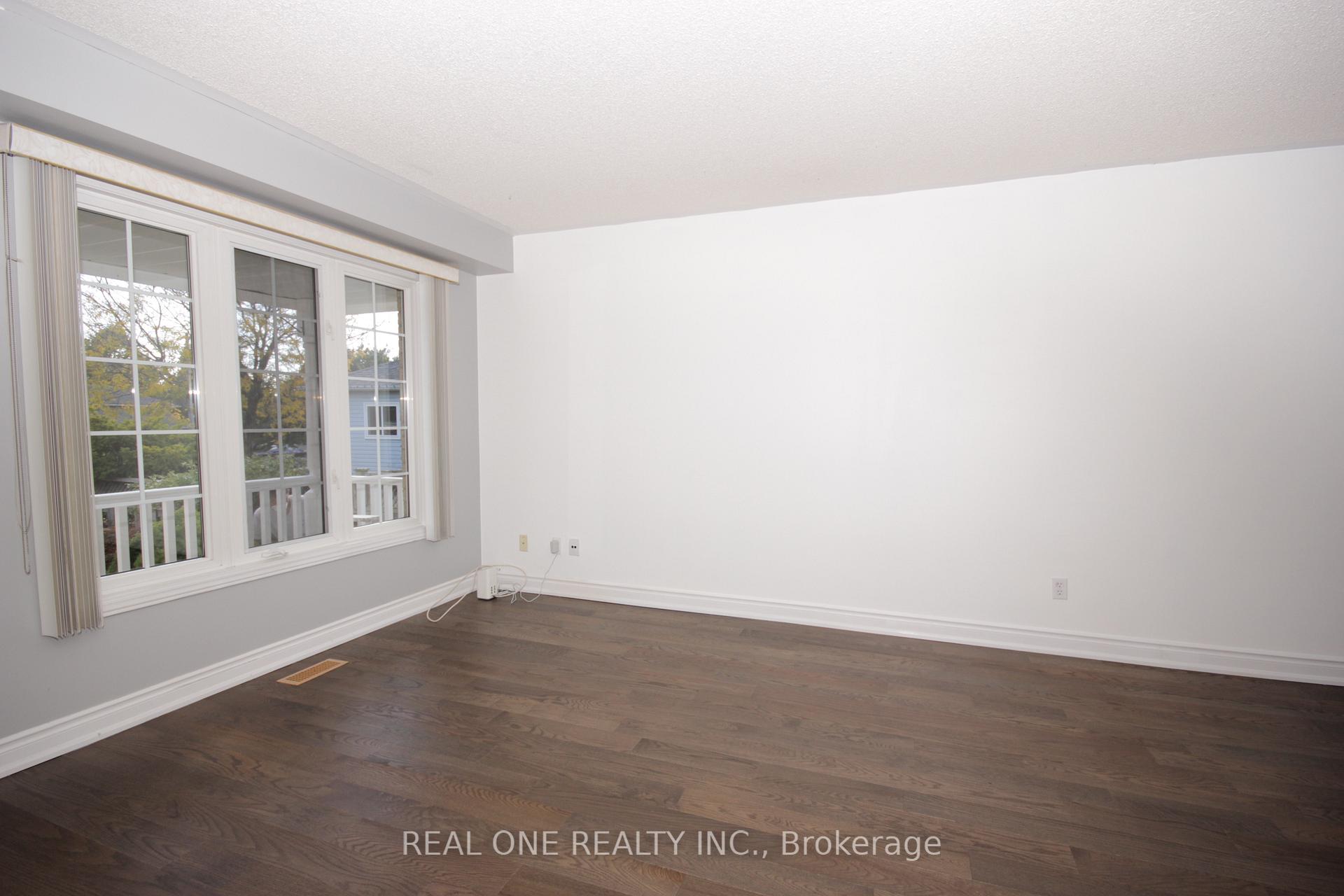 Photo 7 of 1145 Timberland Crescent, Oshawa, Pinecrest — HOMEH