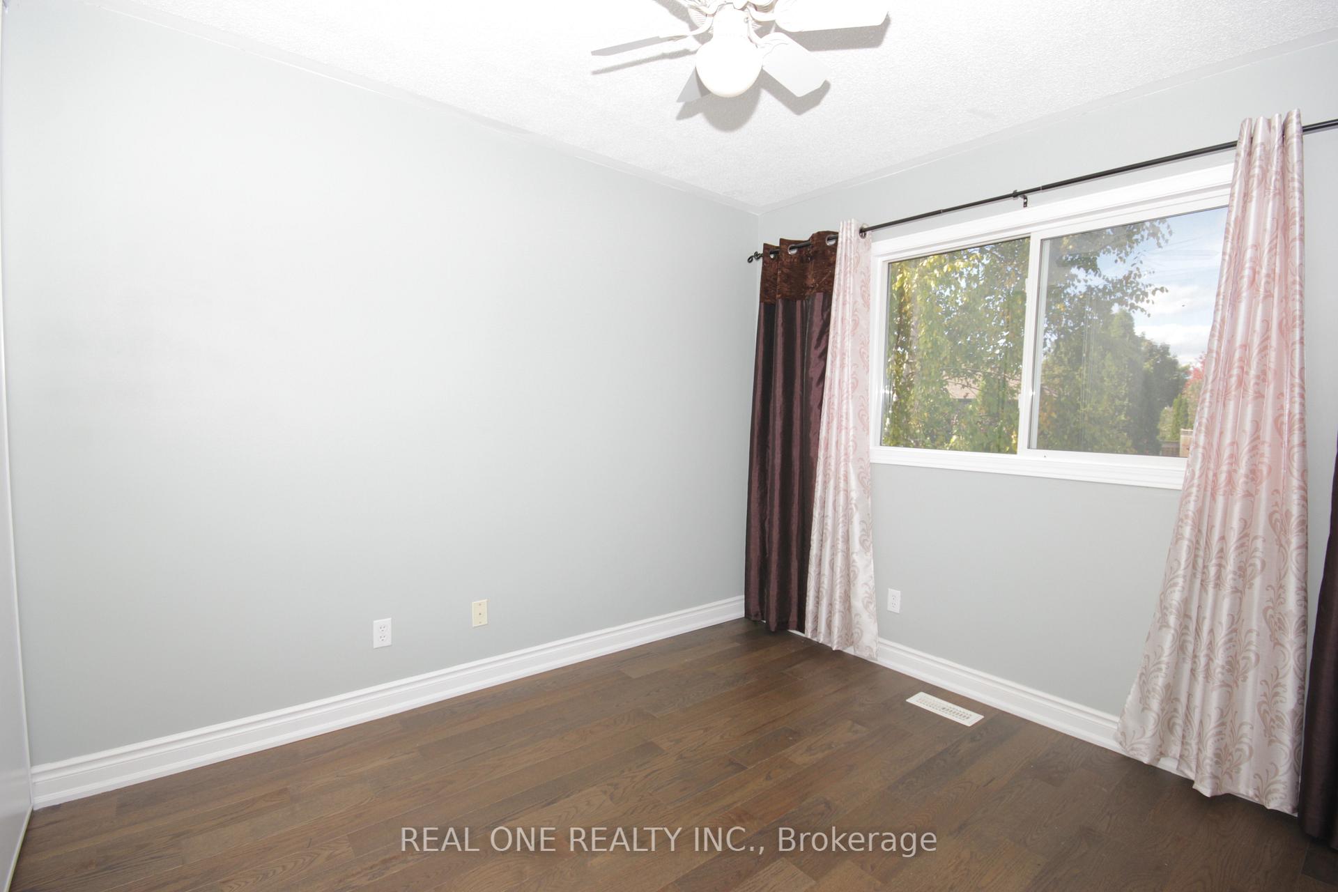 Photo 16 of 1145 Timberland Crescent, Oshawa, Pinecrest — HOMEH