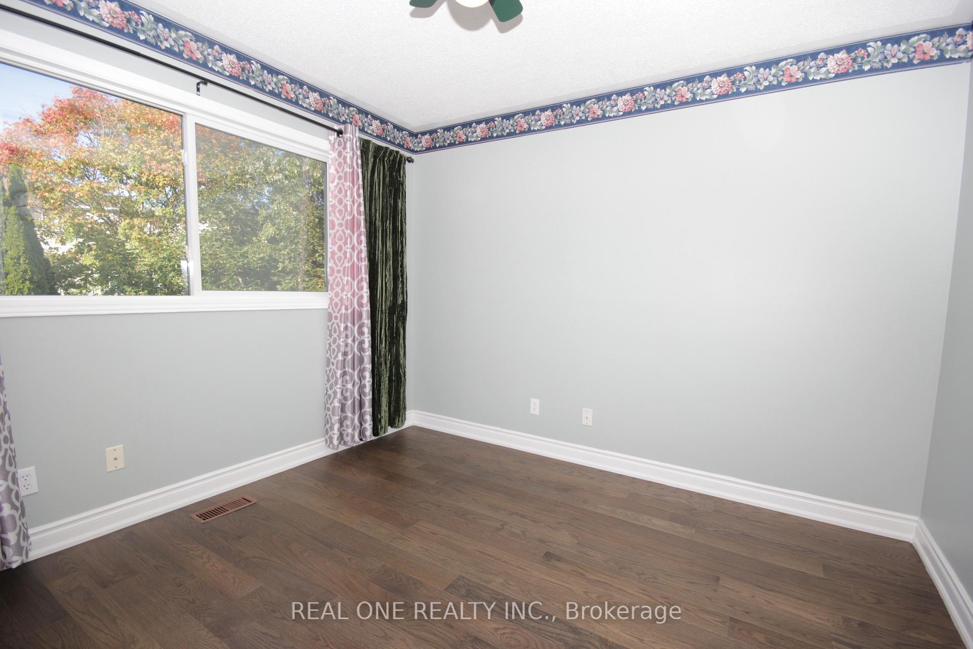 Photo 18 of 1145 Timberland Crescent, Oshawa, Pinecrest — HOMEH
