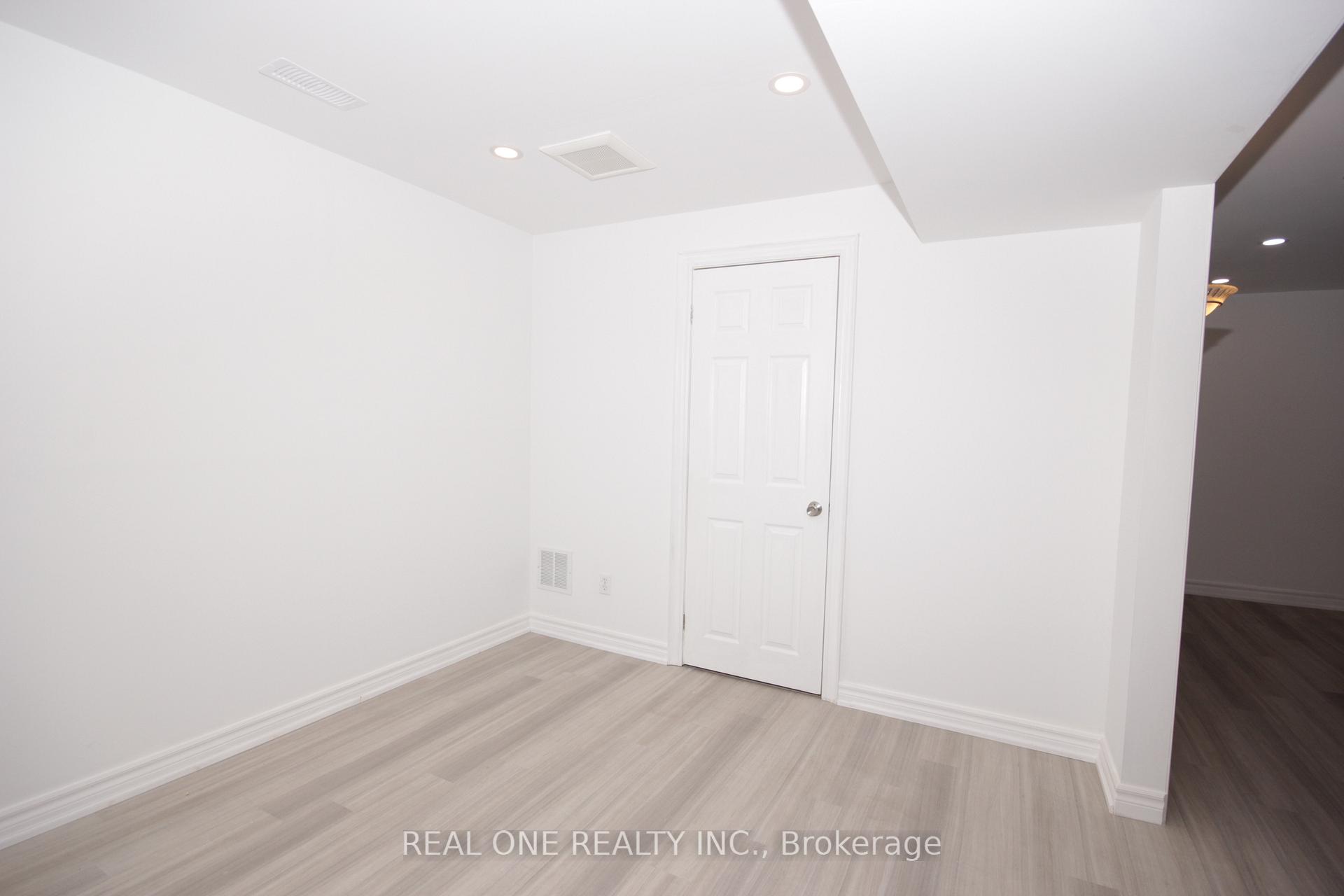 Photo 23 of 1145 Timberland Crescent, Oshawa, Pinecrest — HOMEH