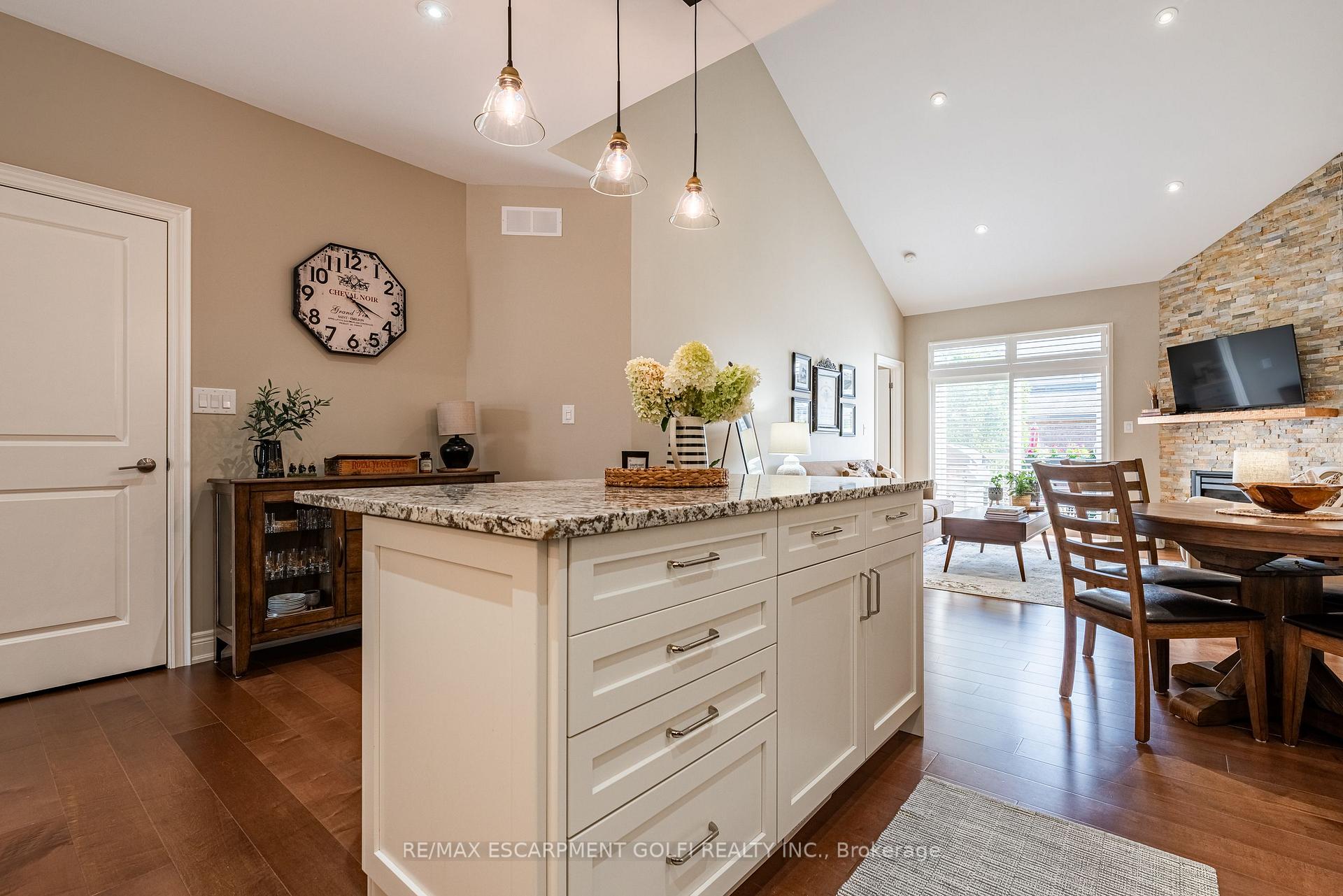 Photo 10 of 74 Willson Crossing, Pelham, Fonthill — HOMEH