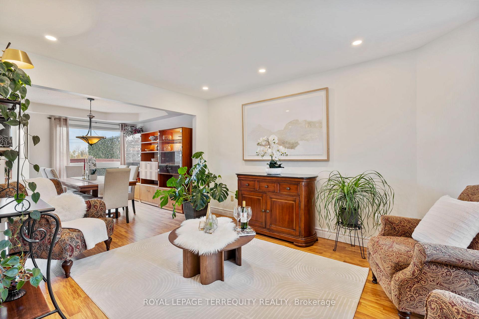 Photo 9 of 1080 Wildrose Crescent, Pickering, Liverpool — HOMEH