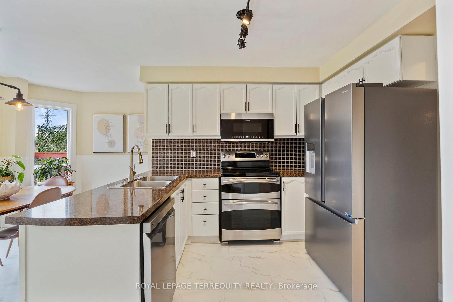 Photo 17 of 1080 Wildrose Crescent, Pickering, Liverpool — HOMEH