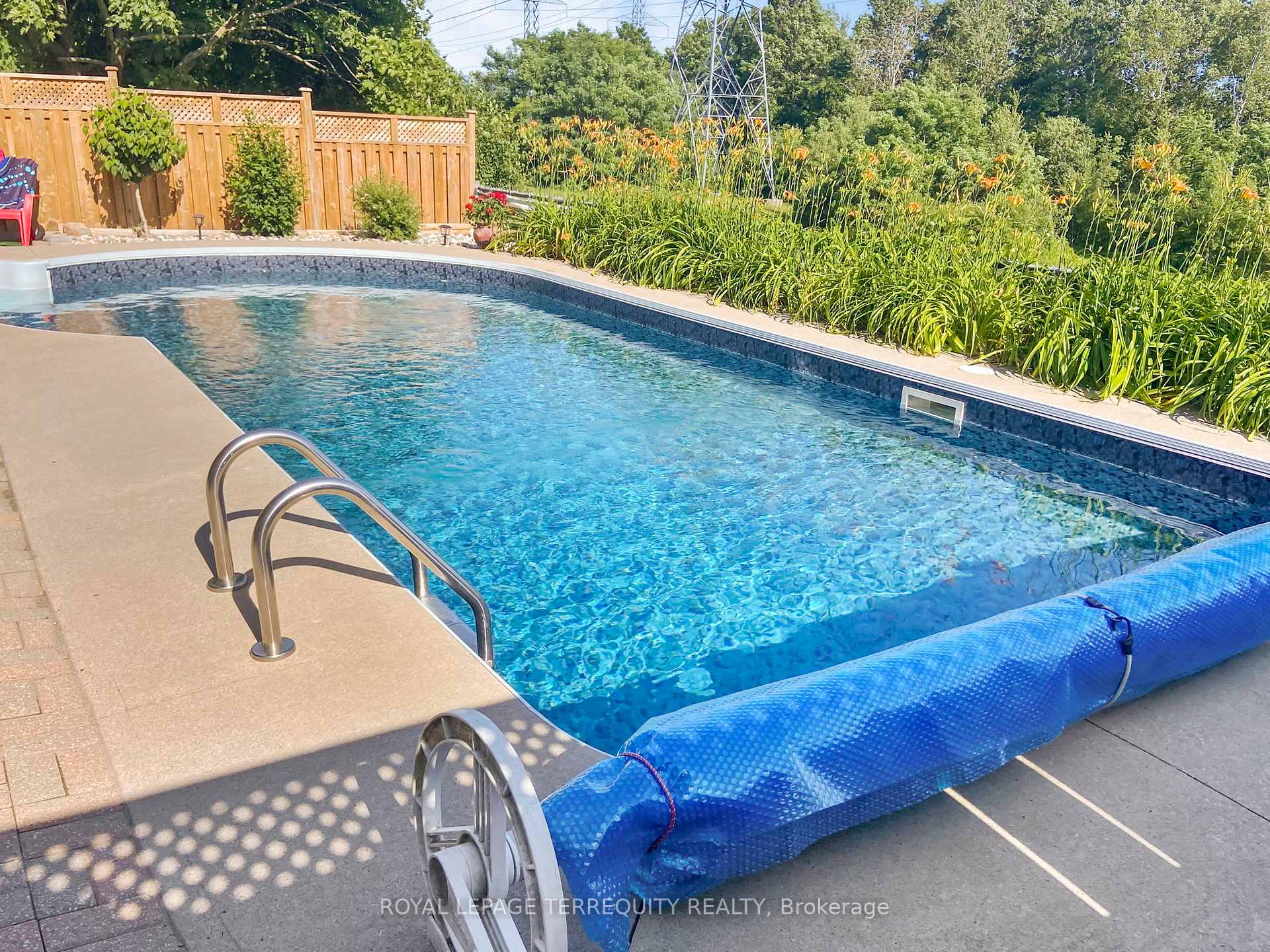 Photo 36 of 1080 Wildrose Crescent, Pickering, Liverpool — HOMEH