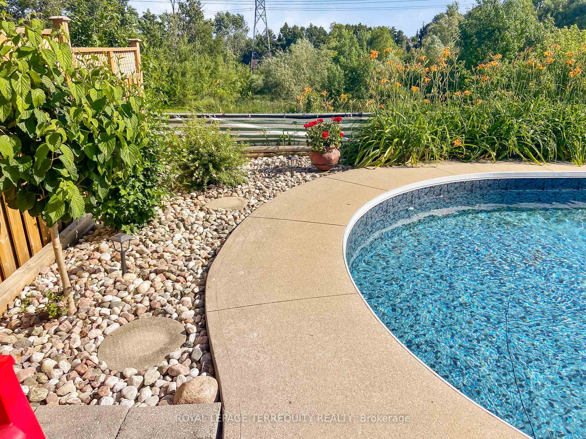 Photo 39 of 1080 Wildrose Crescent, Pickering, Liverpool — HOMEH