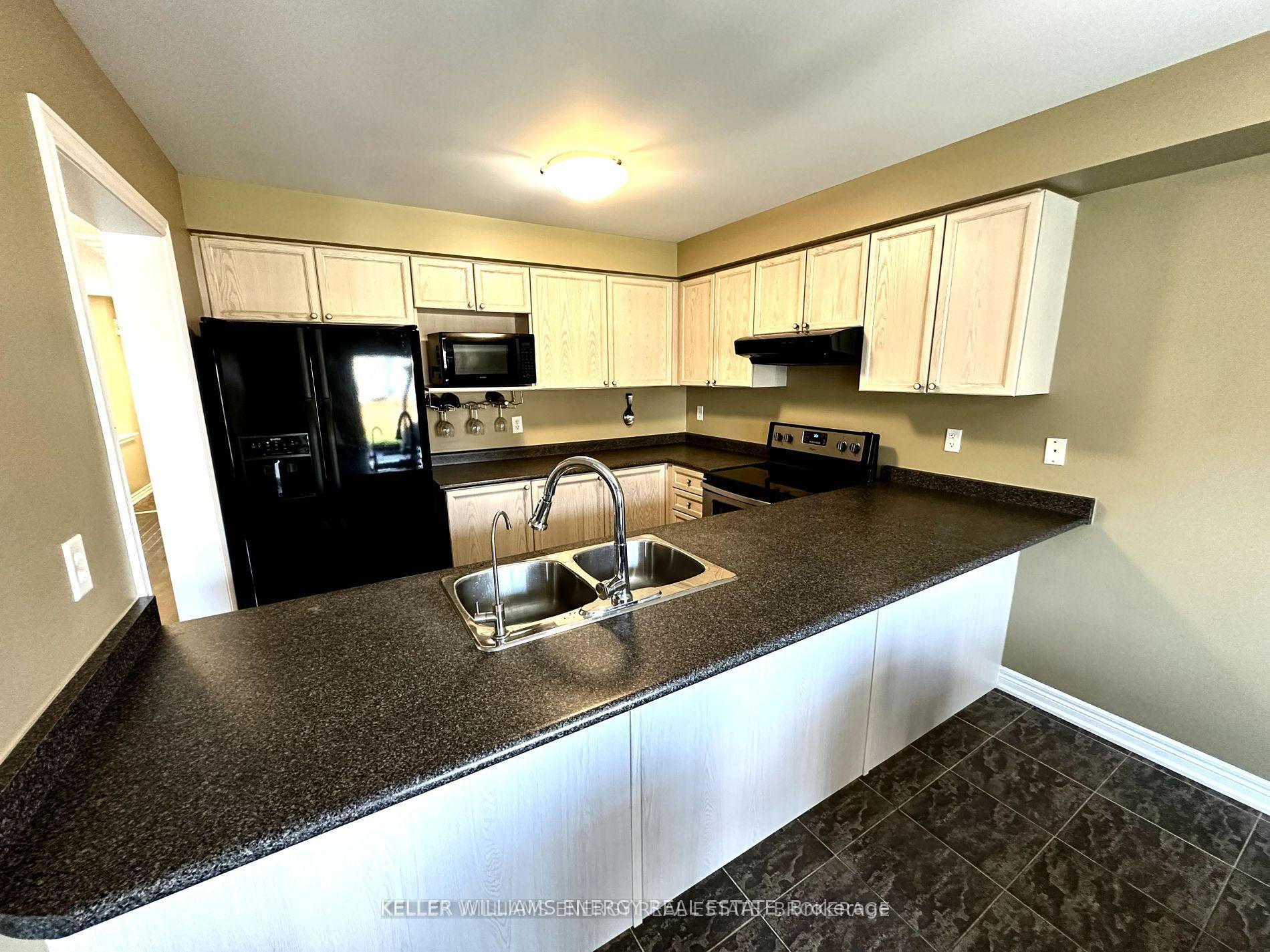 Photo 7 of 1733 Yardley Street, Oshawa, Taunton — HOMEH