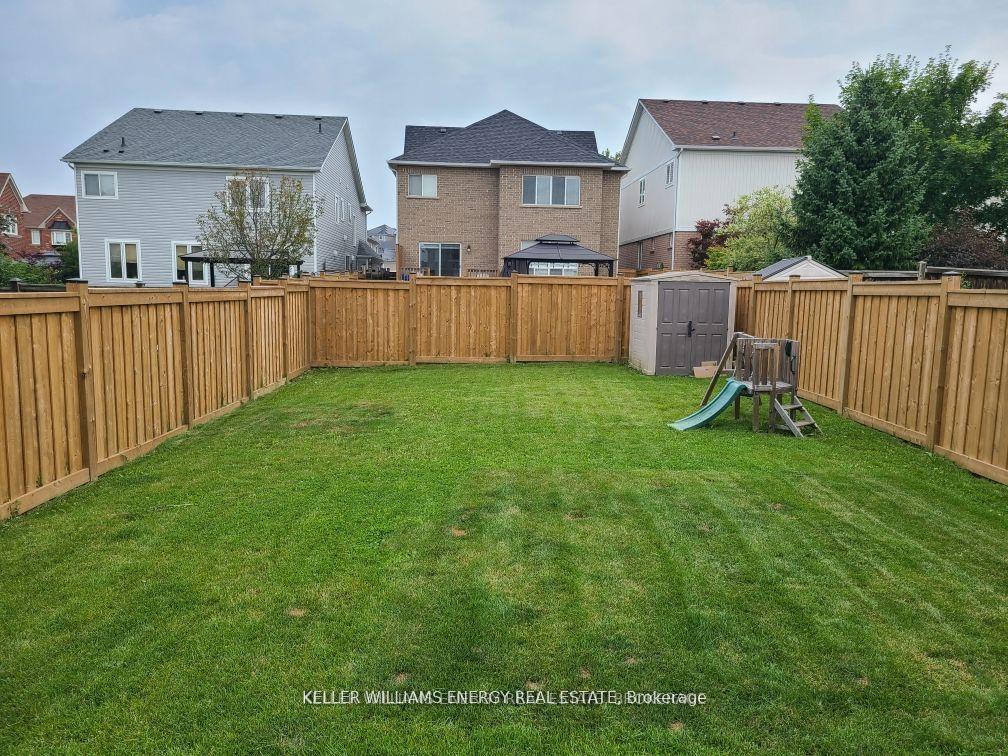 Photo 16 of 1733 Yardley Street, Oshawa, Taunton — HOMEH