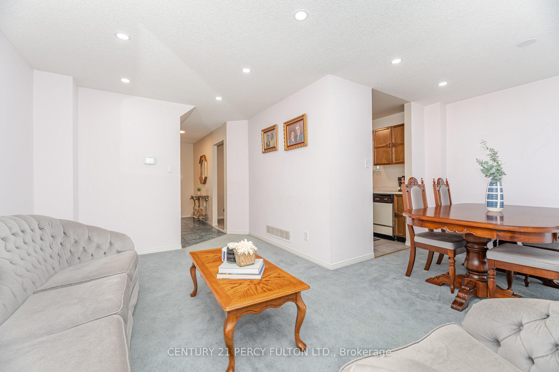 Photo 10 of 1399 Anton Square, Pickering, Liverpool — HOMEH
