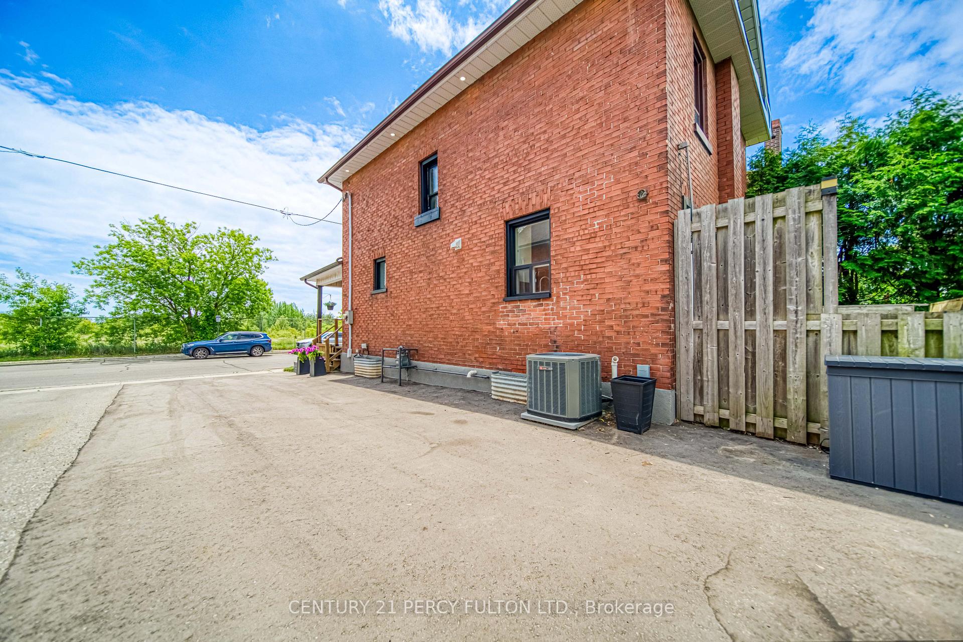 Photo 3 of 180 Bruce Street, Oshawa, Central — HOMEH