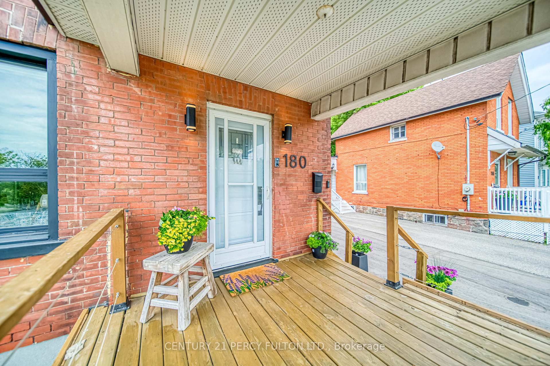 Photo 4 of 180 Bruce Street, Oshawa, Central — HOMEH