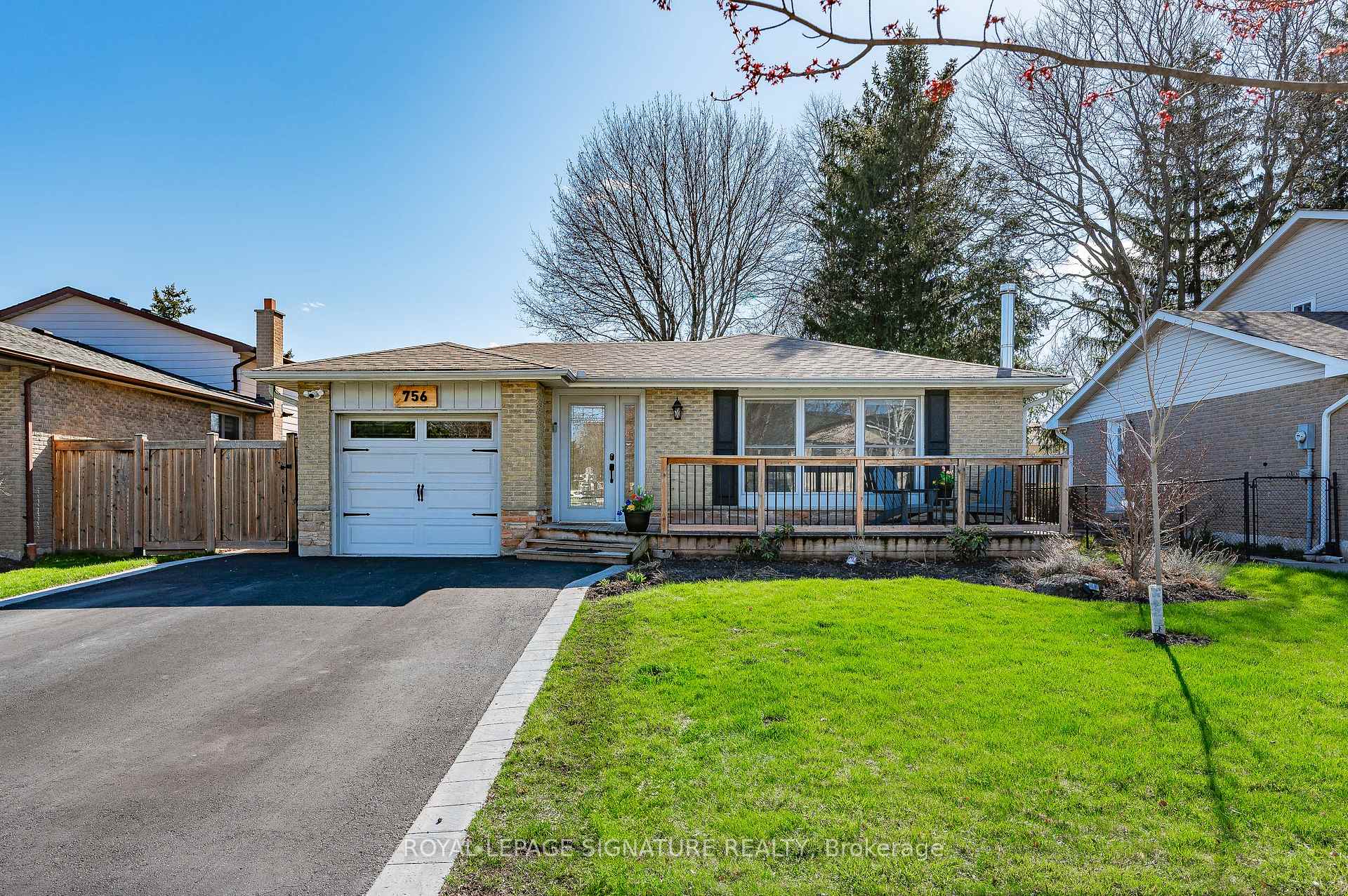 Front of 756 Frobisher Boulevard
