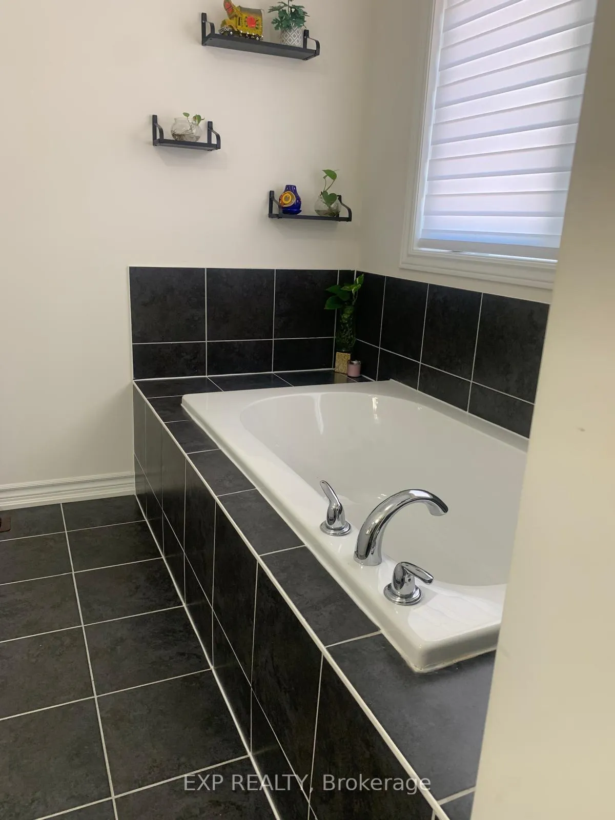 Photo 17 of 253 Fleetwood Drive, Oshawa, Eastdale — HOMEH