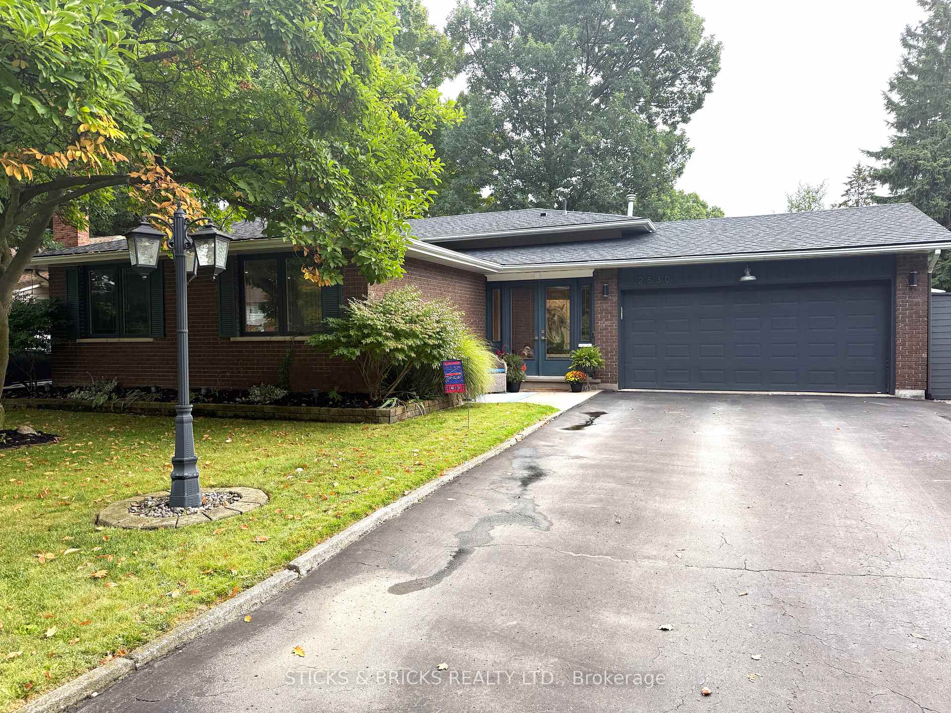 Front of 2530 Dorchester Road