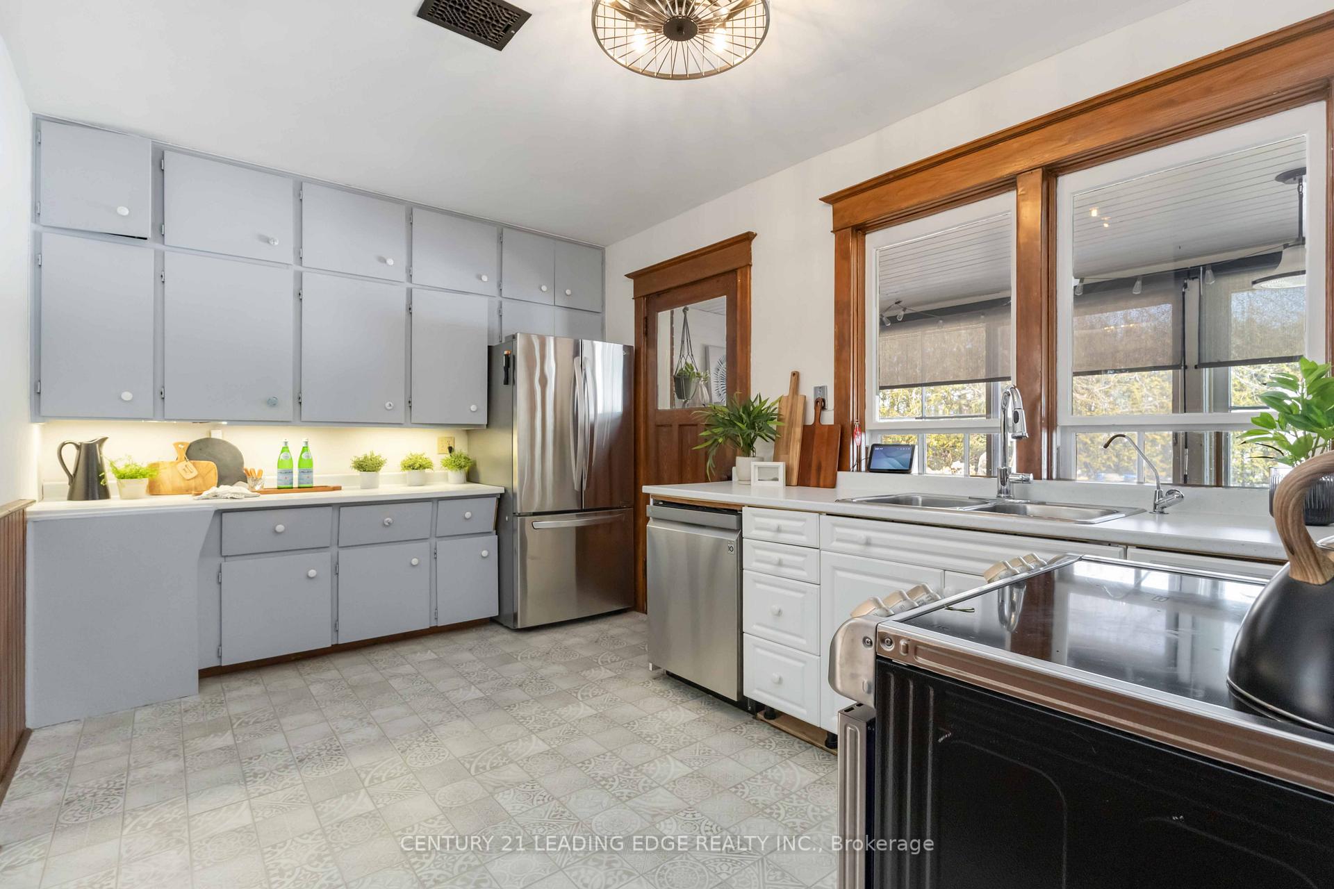 Photo 12 of 1742 Lane Street, Pickering, Rural Pickering — HOMEH