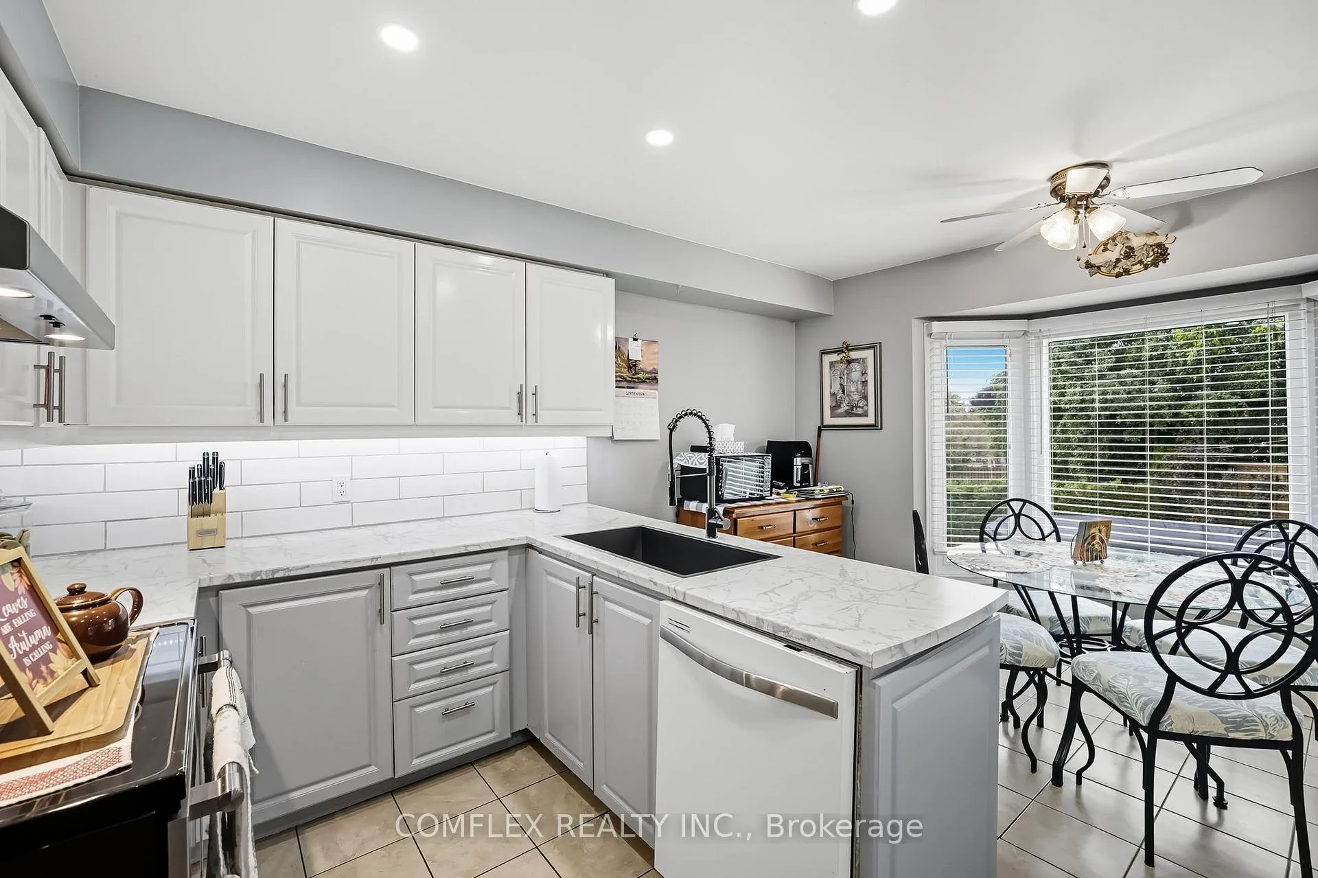 Photo 15 of 680 Avery Court, Oshawa, Pinecrest — HOMEH