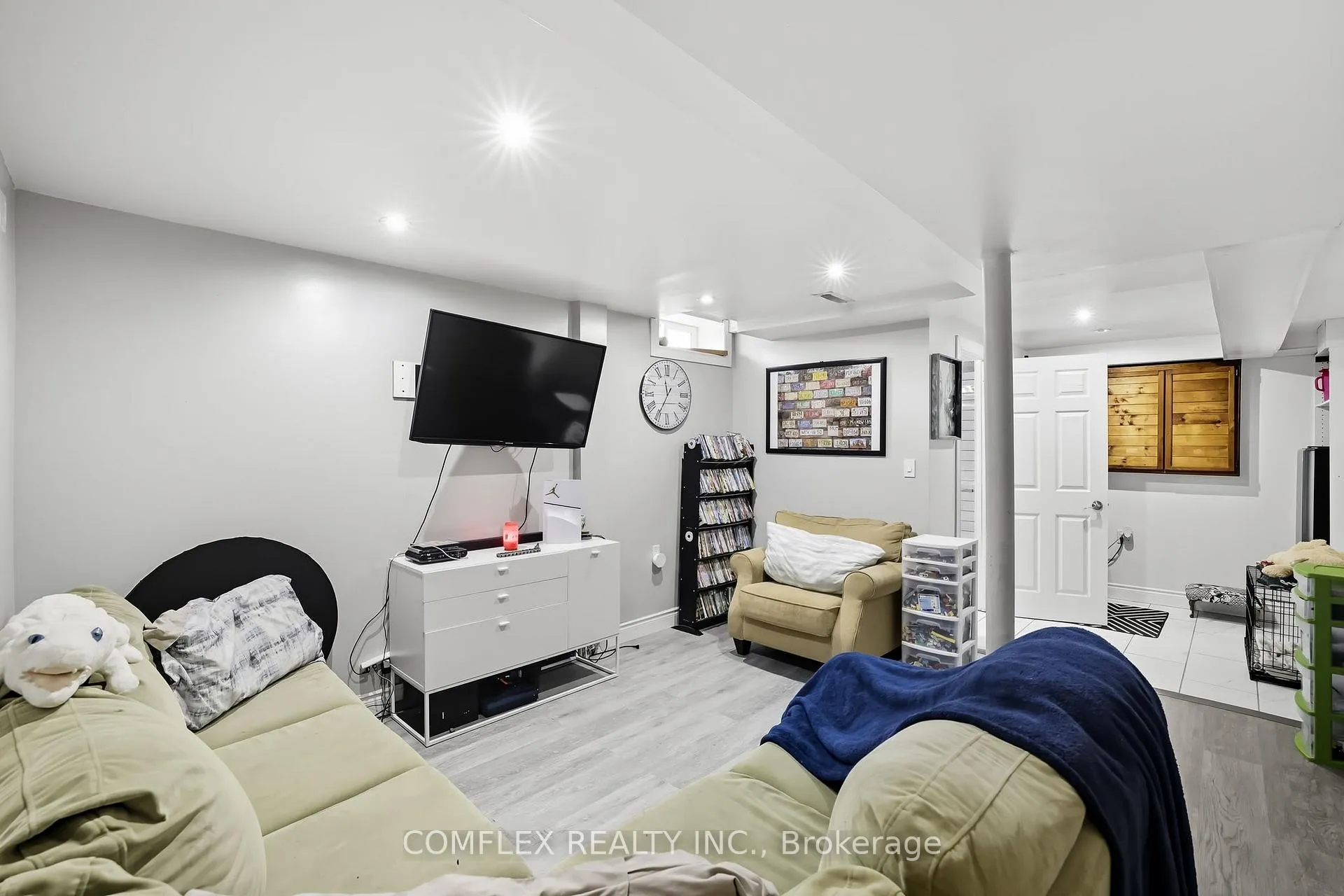 Photo 34 of 680 Avery Court, Oshawa, Pinecrest — HOMEH