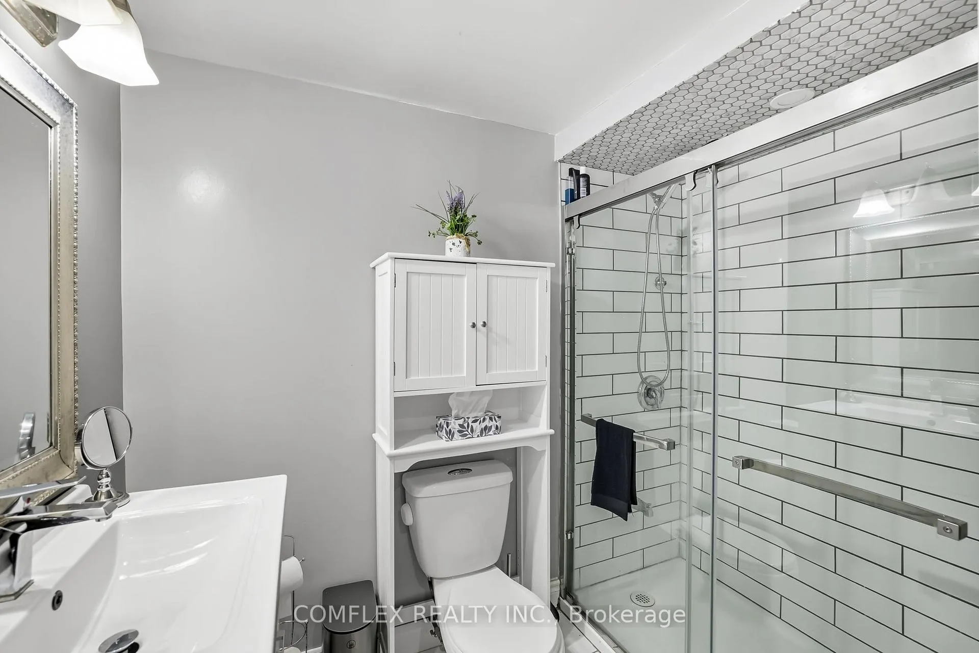 Photo 39 of 680 Avery Court, Oshawa, Pinecrest — HOMEH