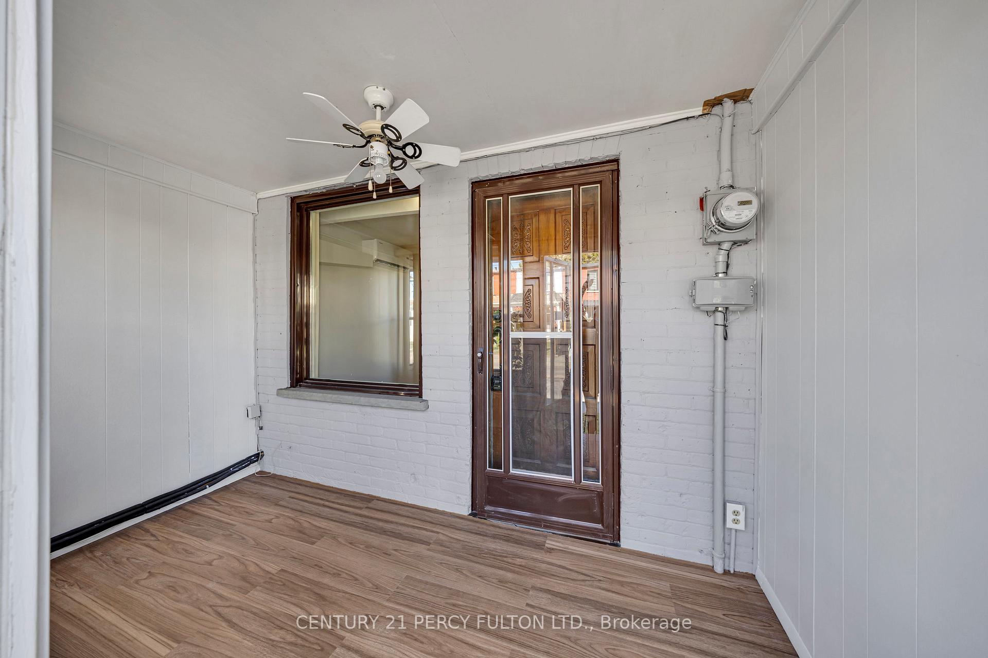 Photo 4 of 159 1/2 Olive Avenue, Oshawa, Central — HOMEH