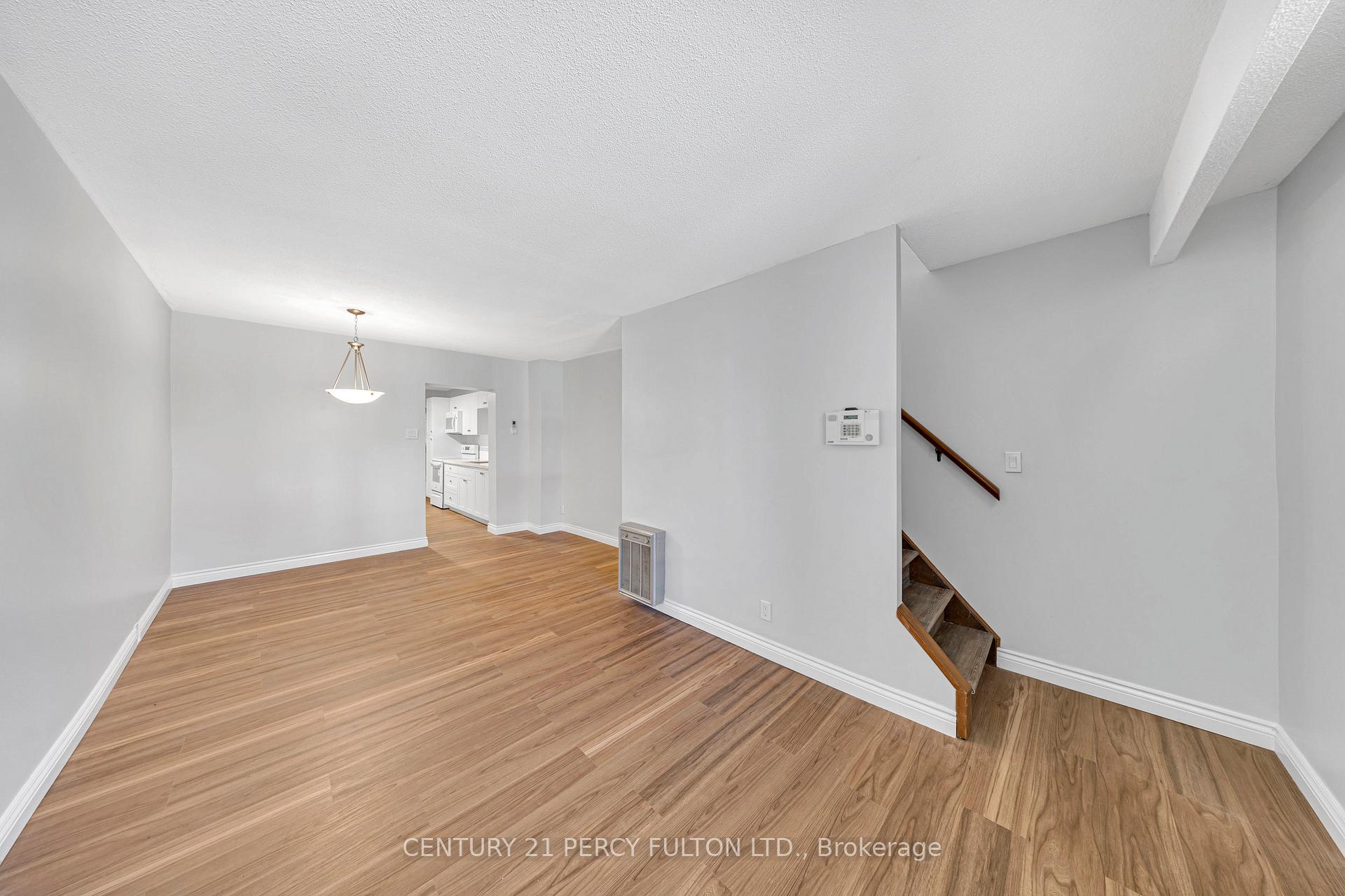 Photo 7 of 159 1/2 Olive Avenue, Oshawa, Central — HOMEH