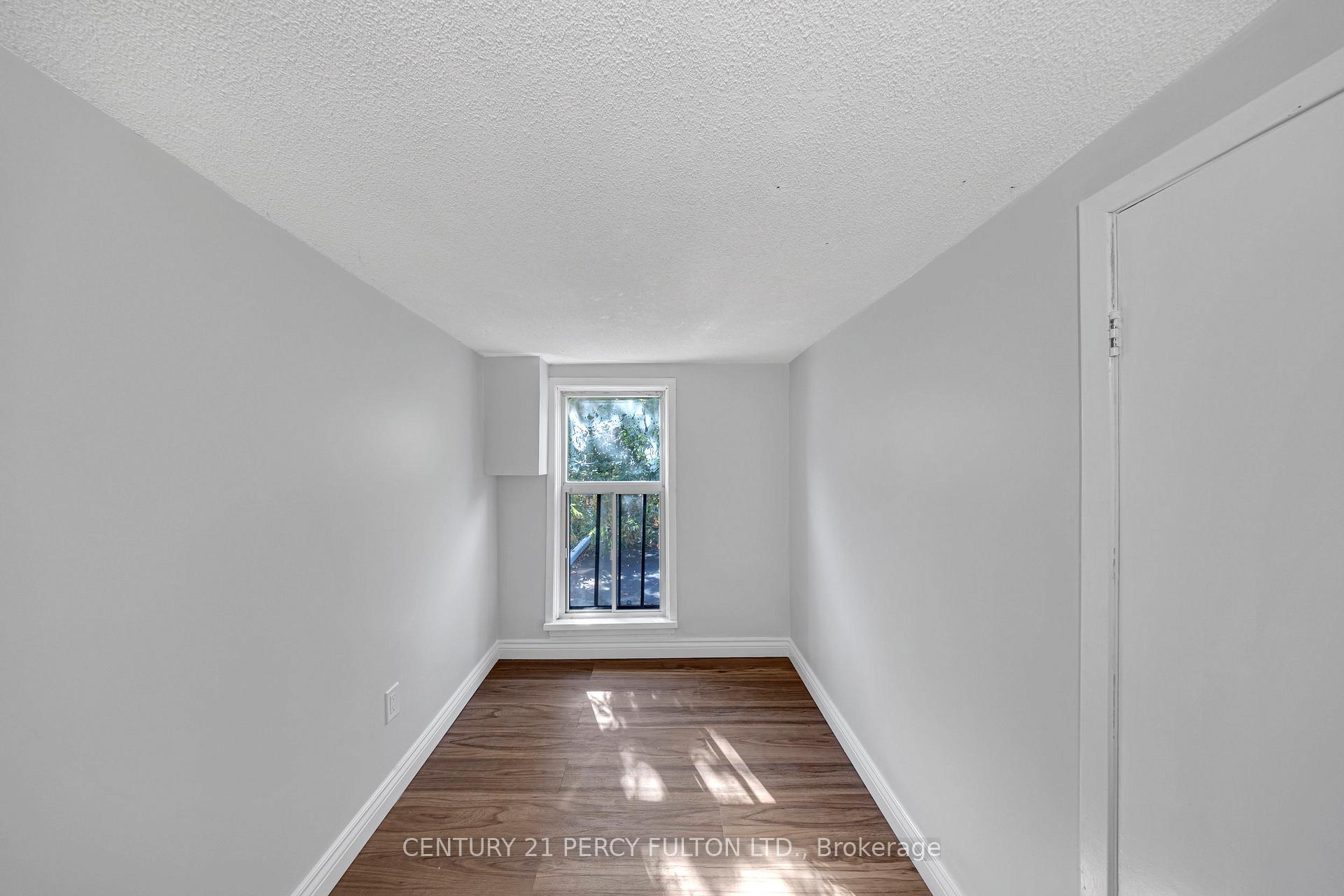 Photo 17 of 159 1/2 Olive Avenue, Oshawa, Central — HOMEH
