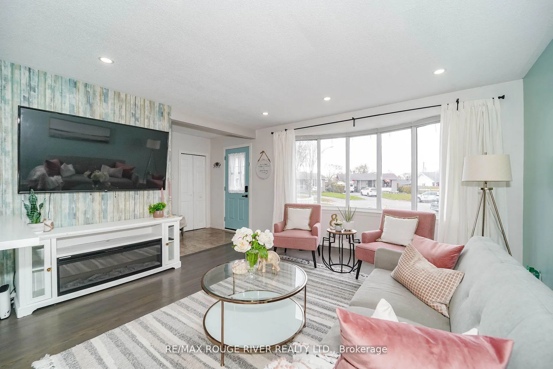 Photo 3 of 1277 Trellis Court, Pickering, Bay Ridges — HOMEH