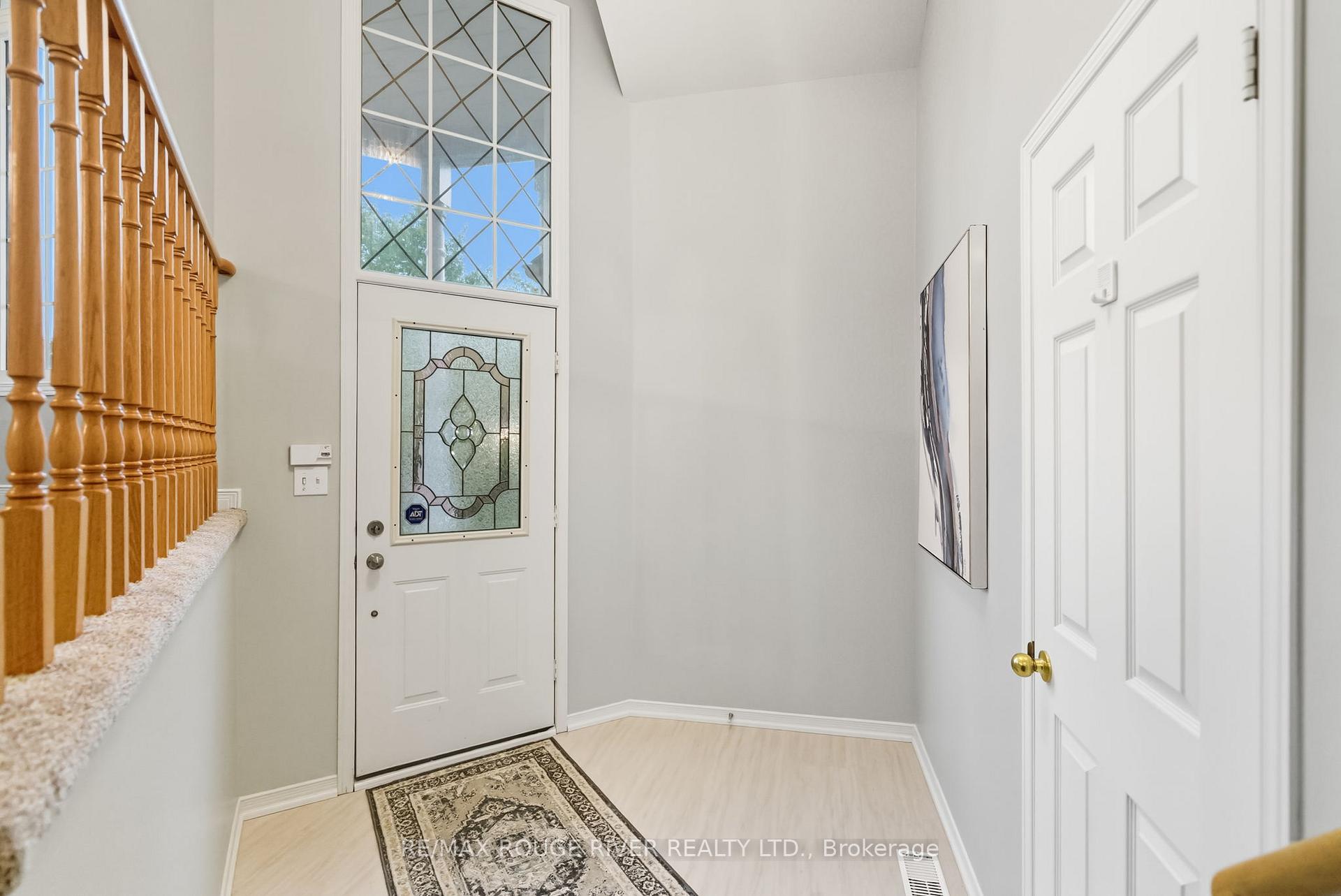 Photo 5 of 1050 Ridgemount Boulevard, Oshawa, Pinecrest — HOMEH
