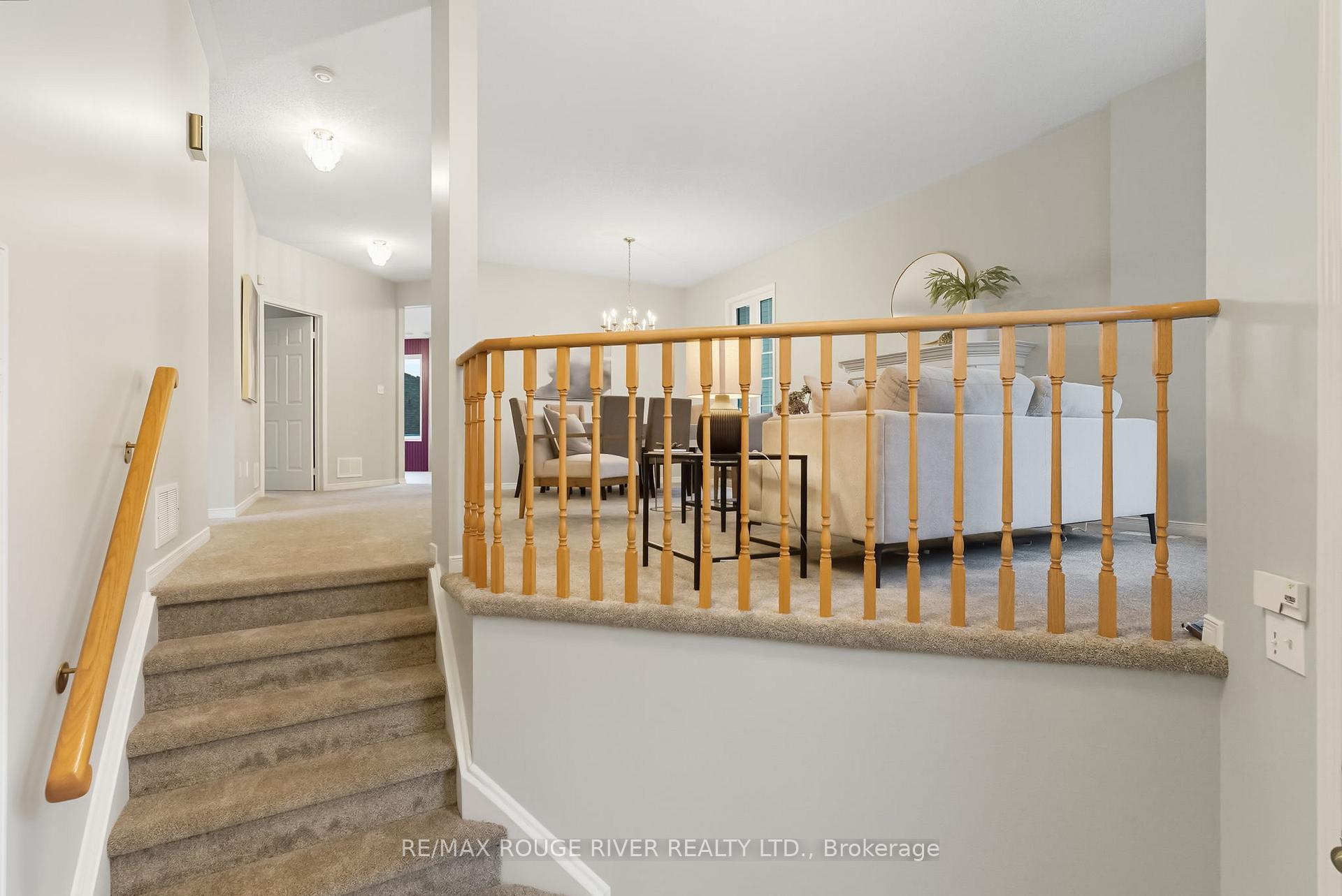 Photo 7 of 1050 Ridgemount Boulevard, Oshawa, Pinecrest — HOMEH