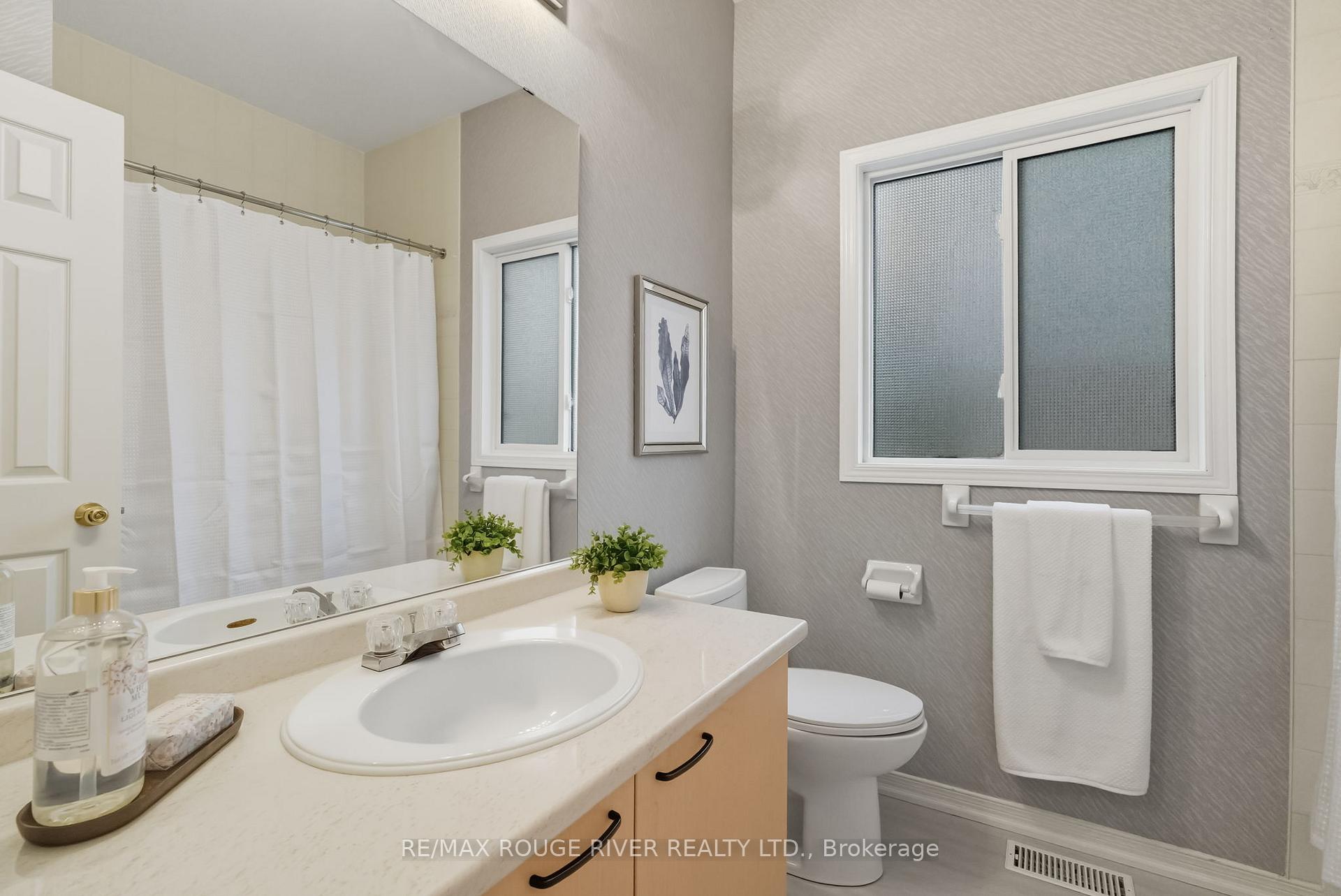 Photo 32 of 1050 Ridgemount Boulevard, Oshawa, Pinecrest — HOMEH