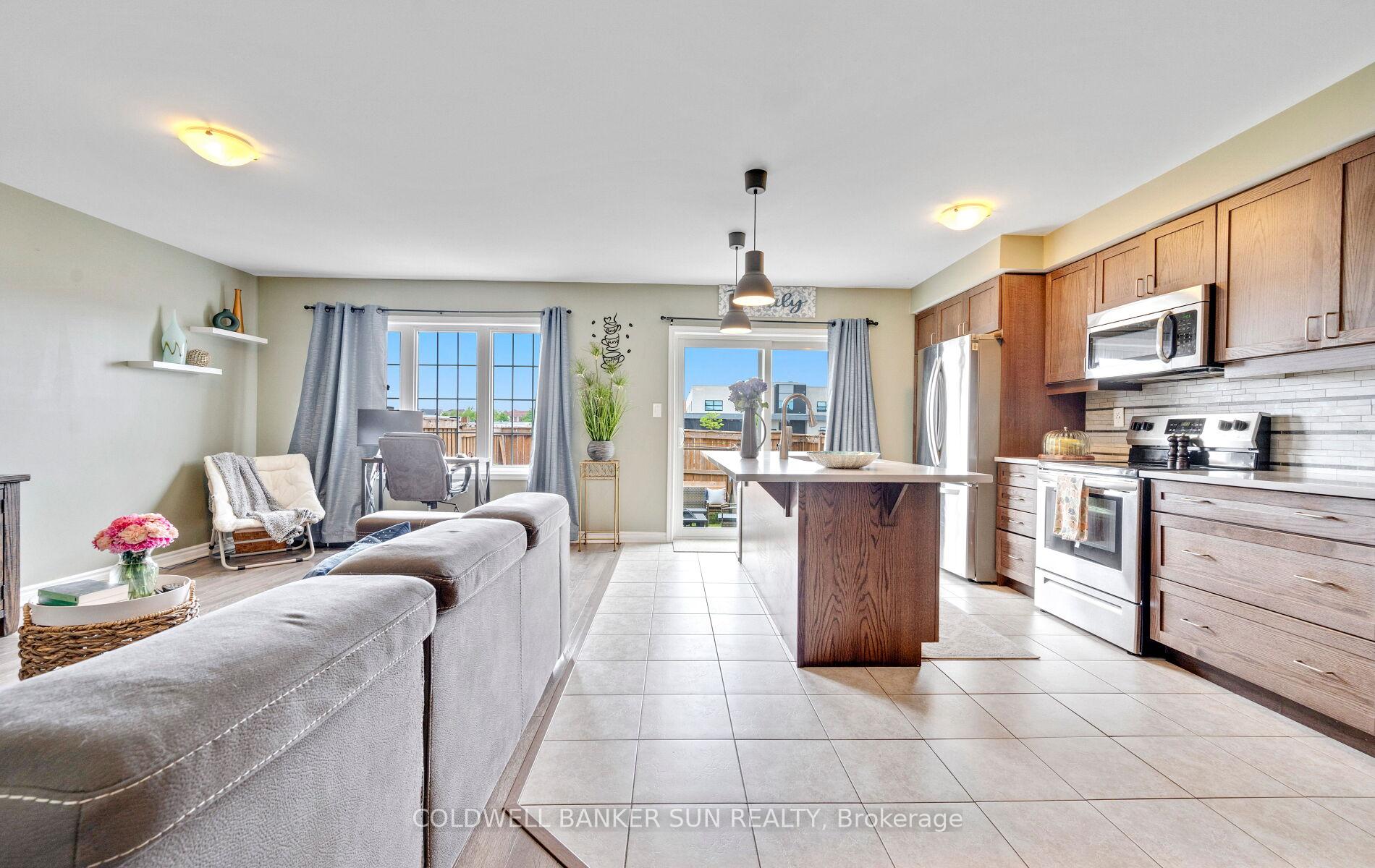Photo 38 of 1154 Duignan Crescent, Milton, Ford — HOMEH