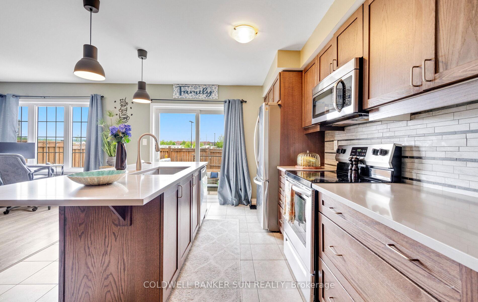 Photo 7 of 1154 Duignan Crescent, Milton, Ford — HOMEH