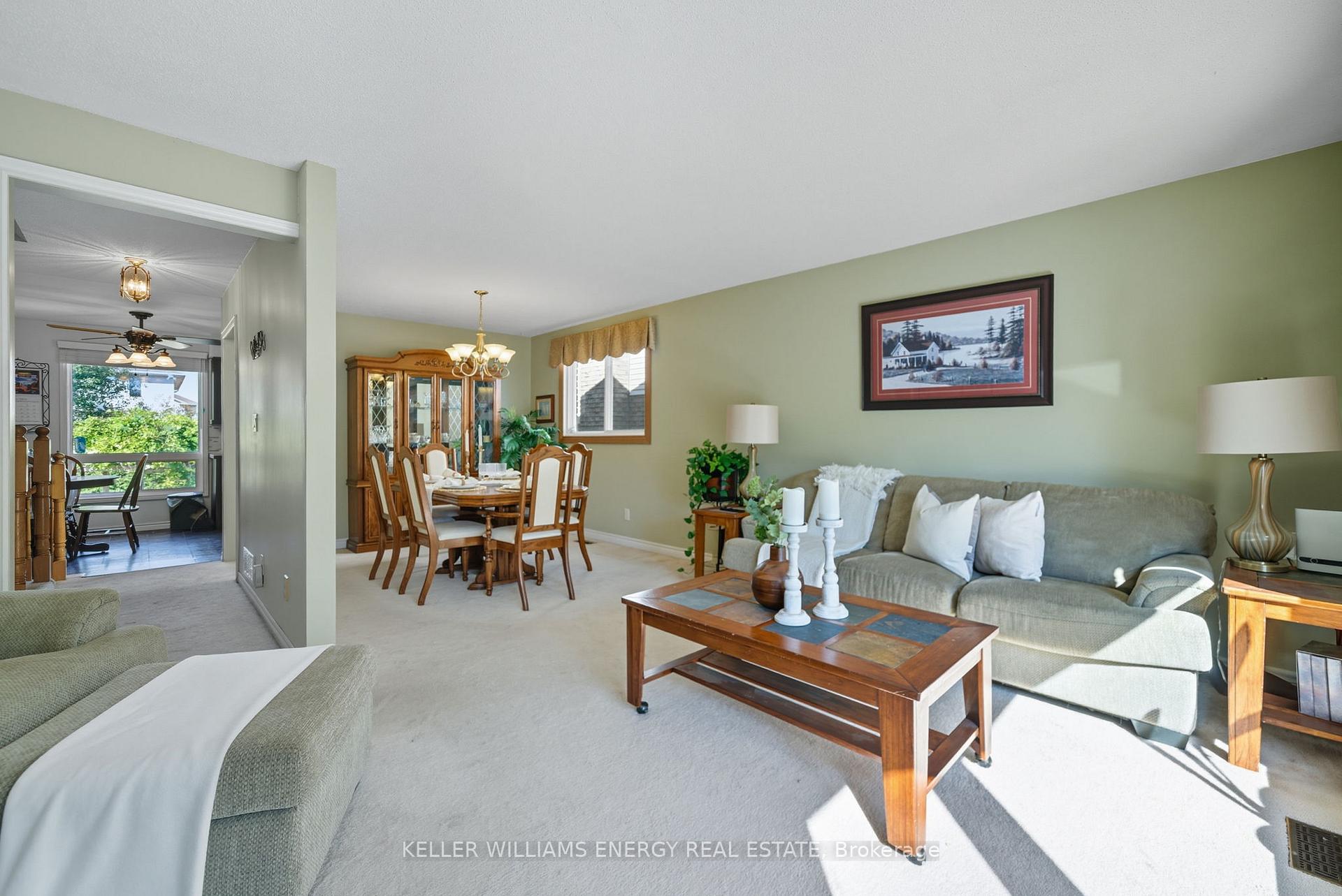 Photo 6 of 872 Mount Allan Avenue, Oshawa, Northglen — HOMEH