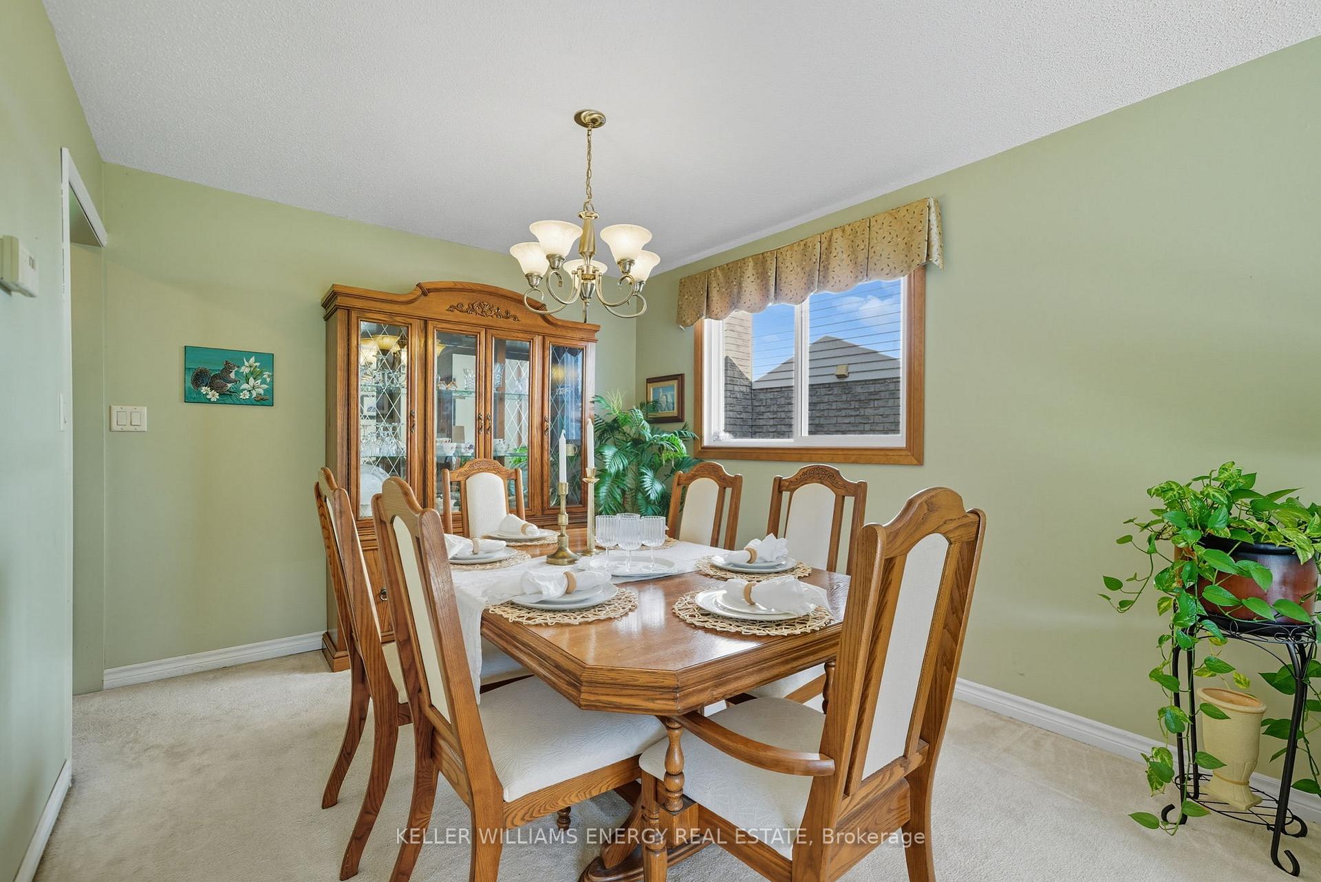 Photo 7 of 872 Mount Allan Avenue, Oshawa, Northglen — HOMEH