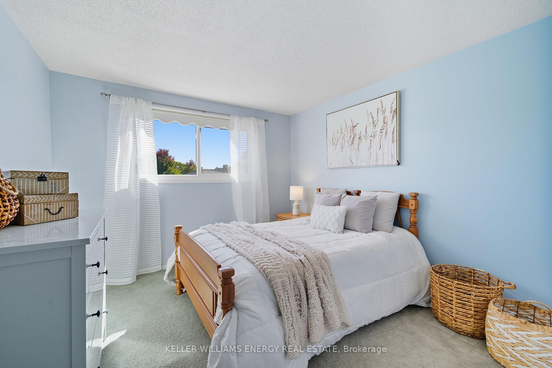 Photo 12 of 872 Mount Allan Avenue, Oshawa, Northglen — HOMEH