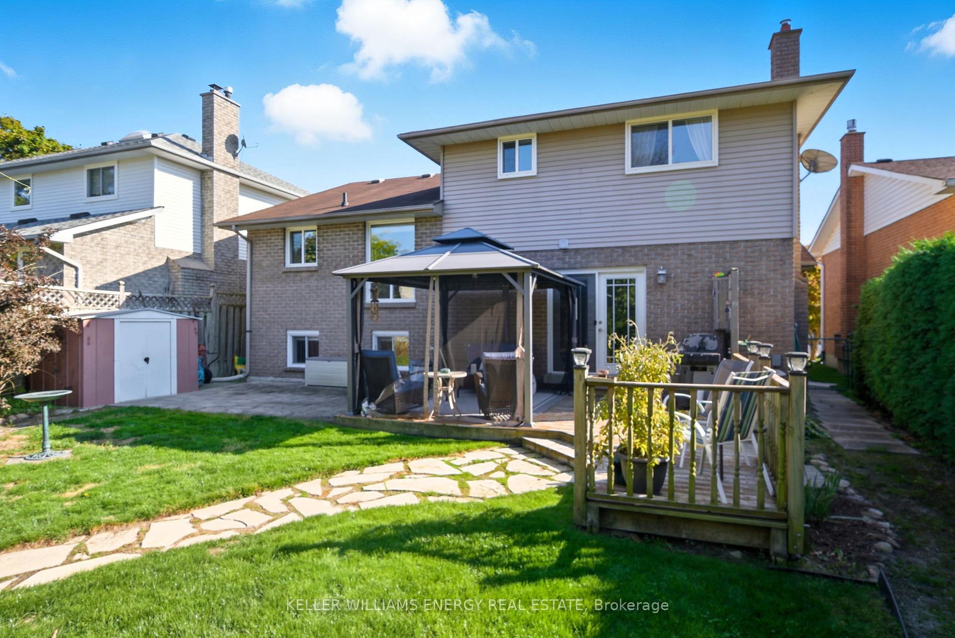 Photo 18 of 872 Mount Allan Avenue, Oshawa, Northglen — HOMEH