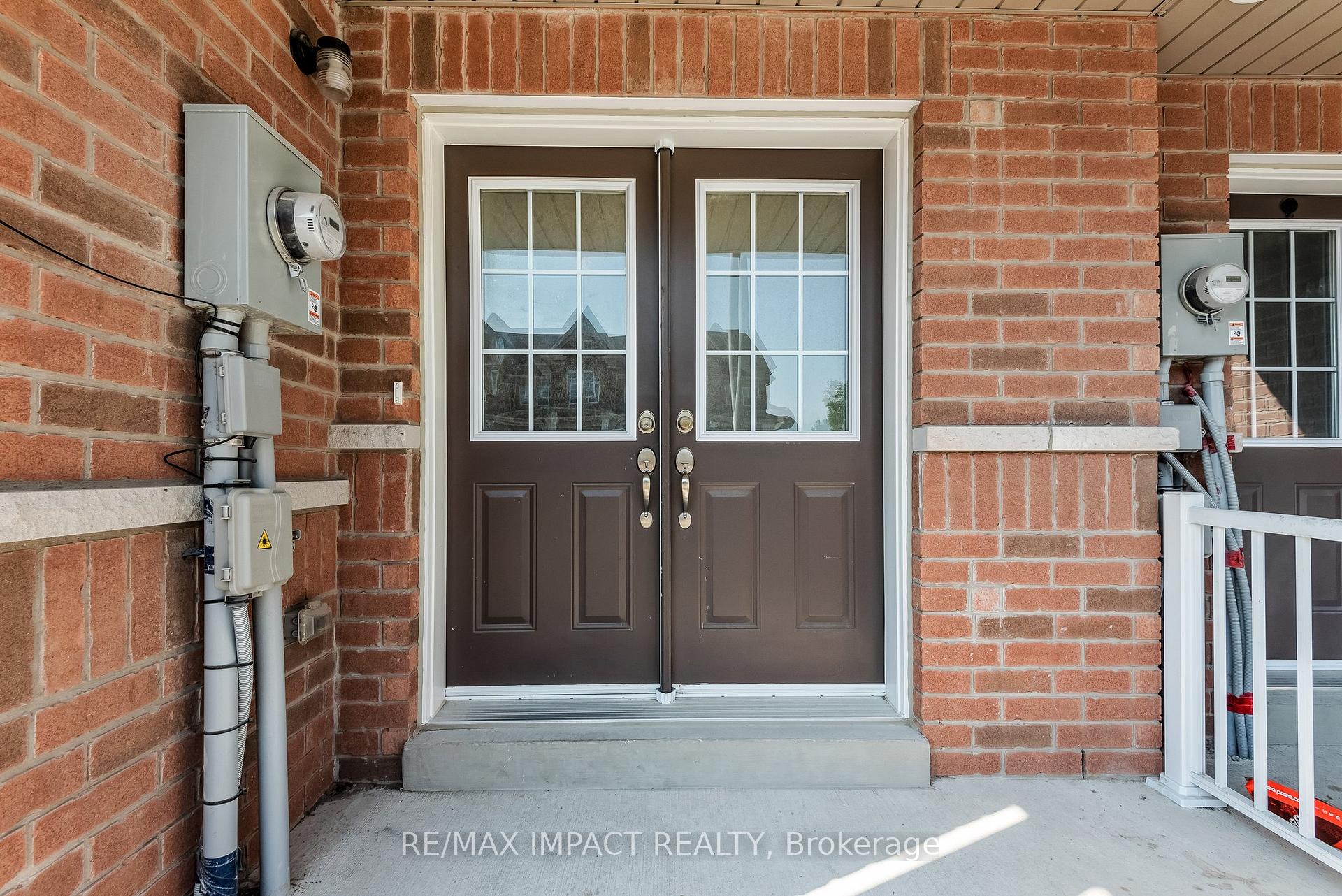 Photo 3 of 626 Krawchuk Crescent, Oshawa, Eastdale — HOMEH
