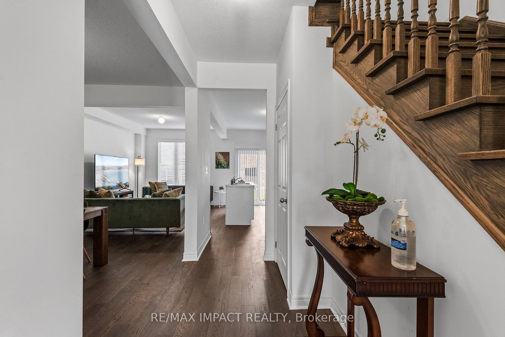 Photo 7 of 626 Krawchuk Crescent, Oshawa, Eastdale — HOMEH