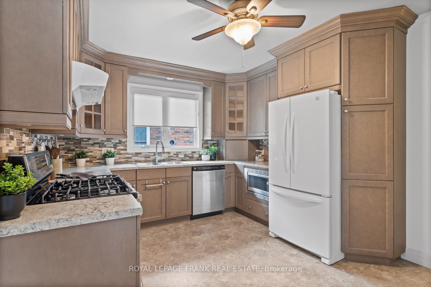 Photo 9 of 234 Central Park Boulevard S, Oshawa, Central — HOMEH
