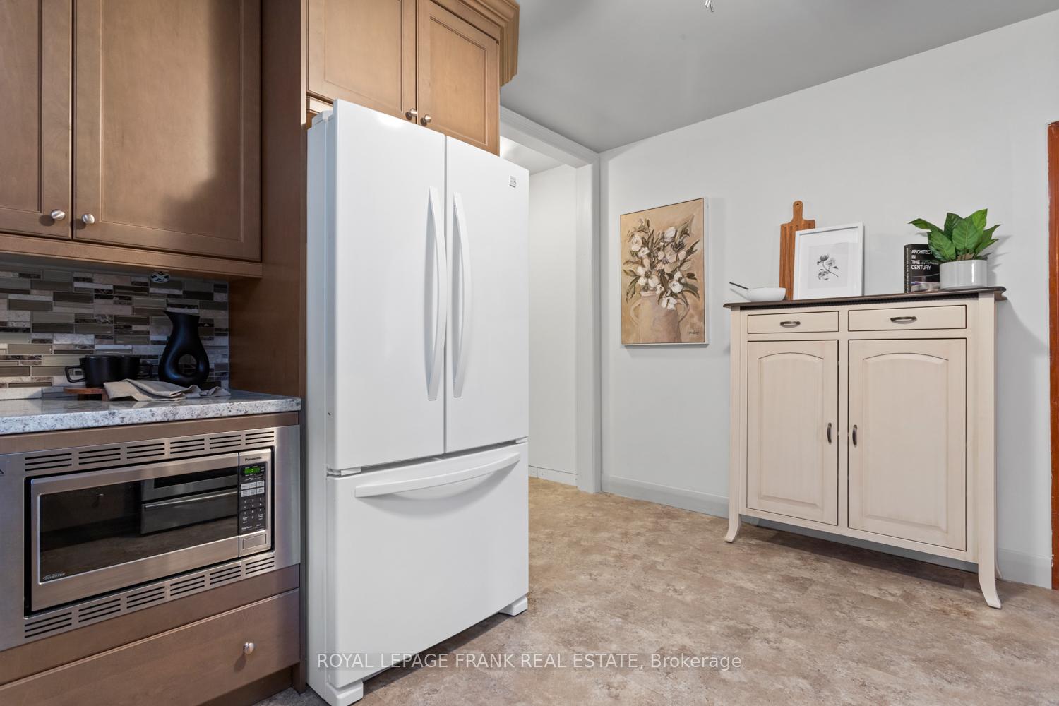 Photo 11 of 234 Central Park Boulevard S, Oshawa, Central — HOMEH
