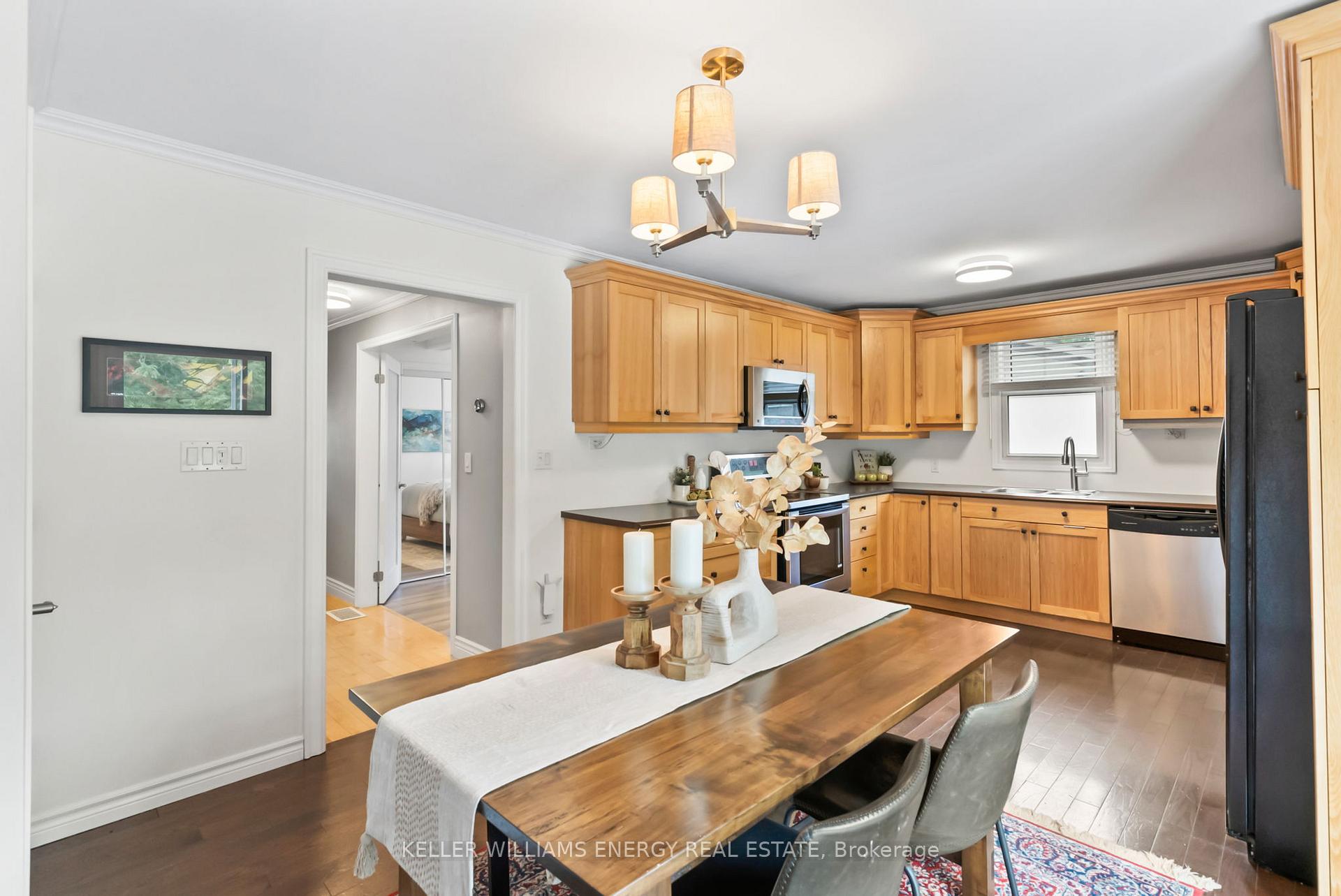 Photo 9 of 211 Severn Street, Oshawa, McLaughlin — HOMEH