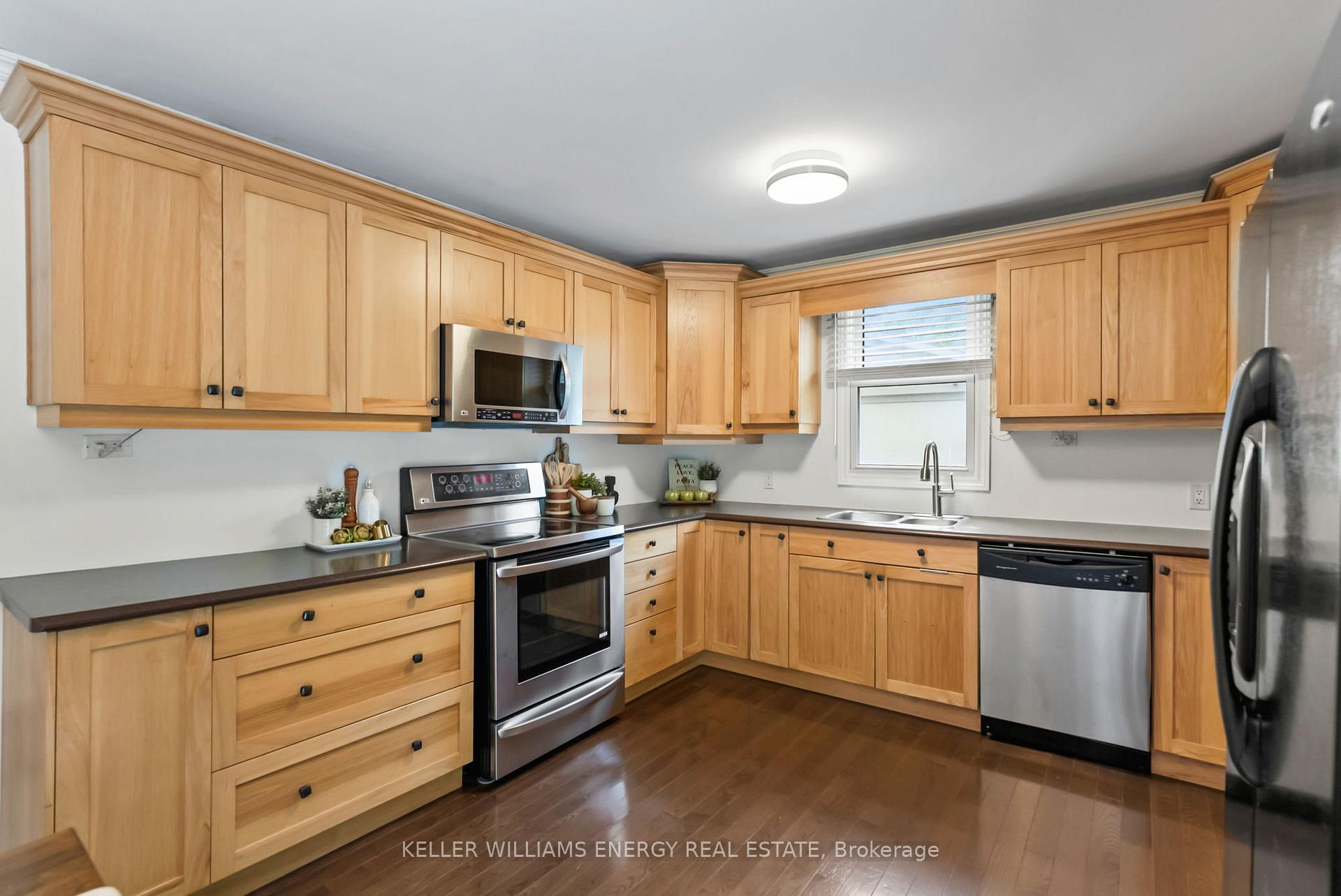 Photo 10 of 211 Severn Street, Oshawa, McLaughlin — HOMEH