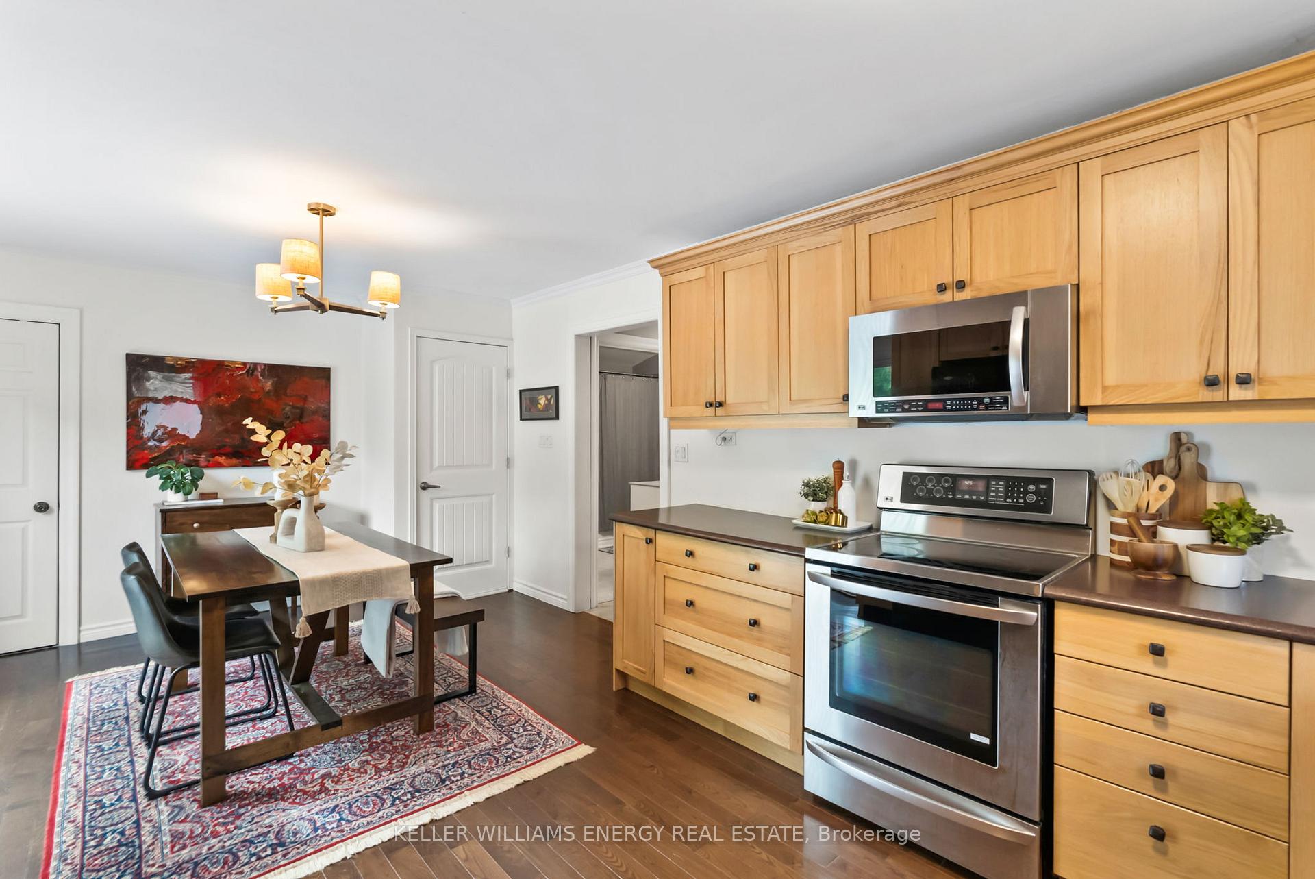 Photo 16 of 211 Severn Street, Oshawa, McLaughlin — HOMEH