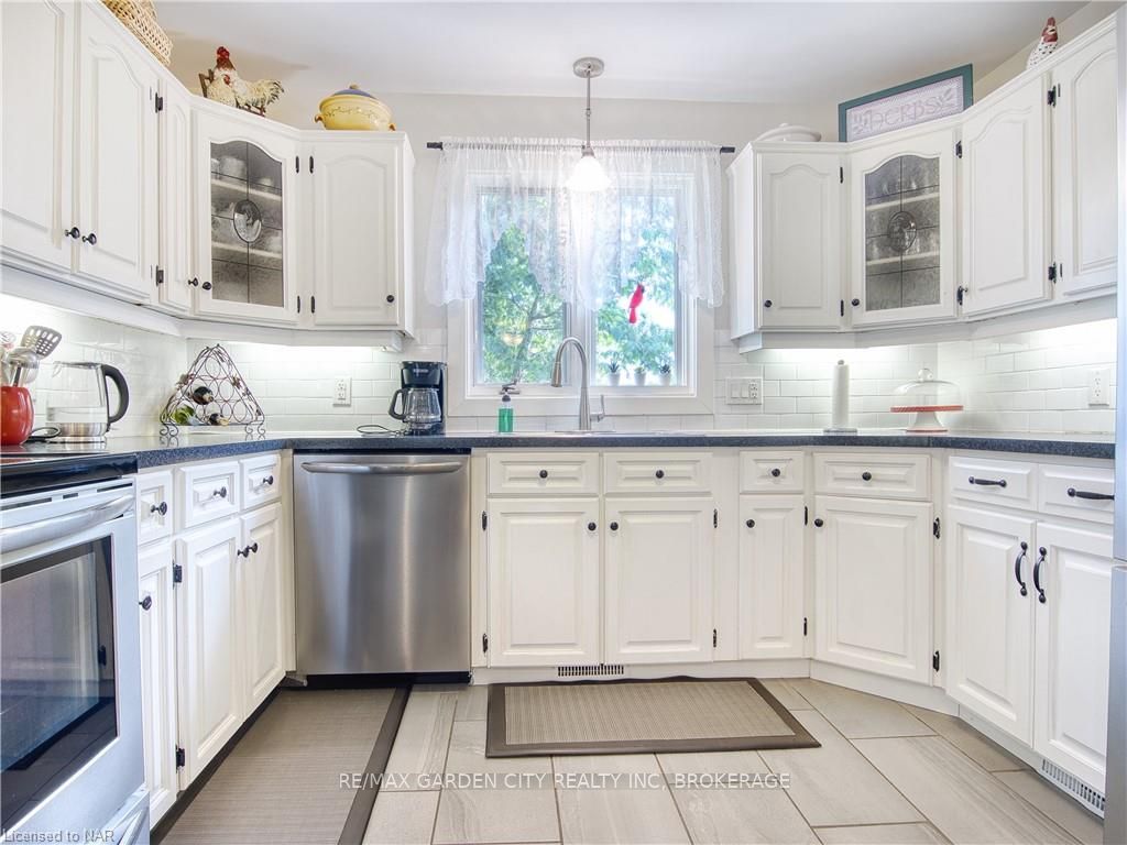 Photo 8 of 676 Canboro Road, Pelham, Fenwick — HOMEH