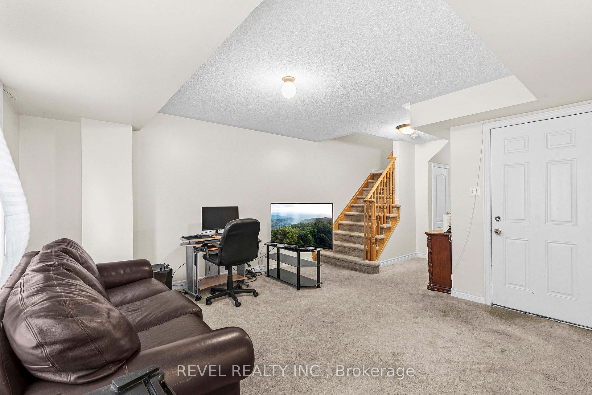 Photo 5 of 1516 Shepway Mews, Pickering, Duffin Heights — HOMEH