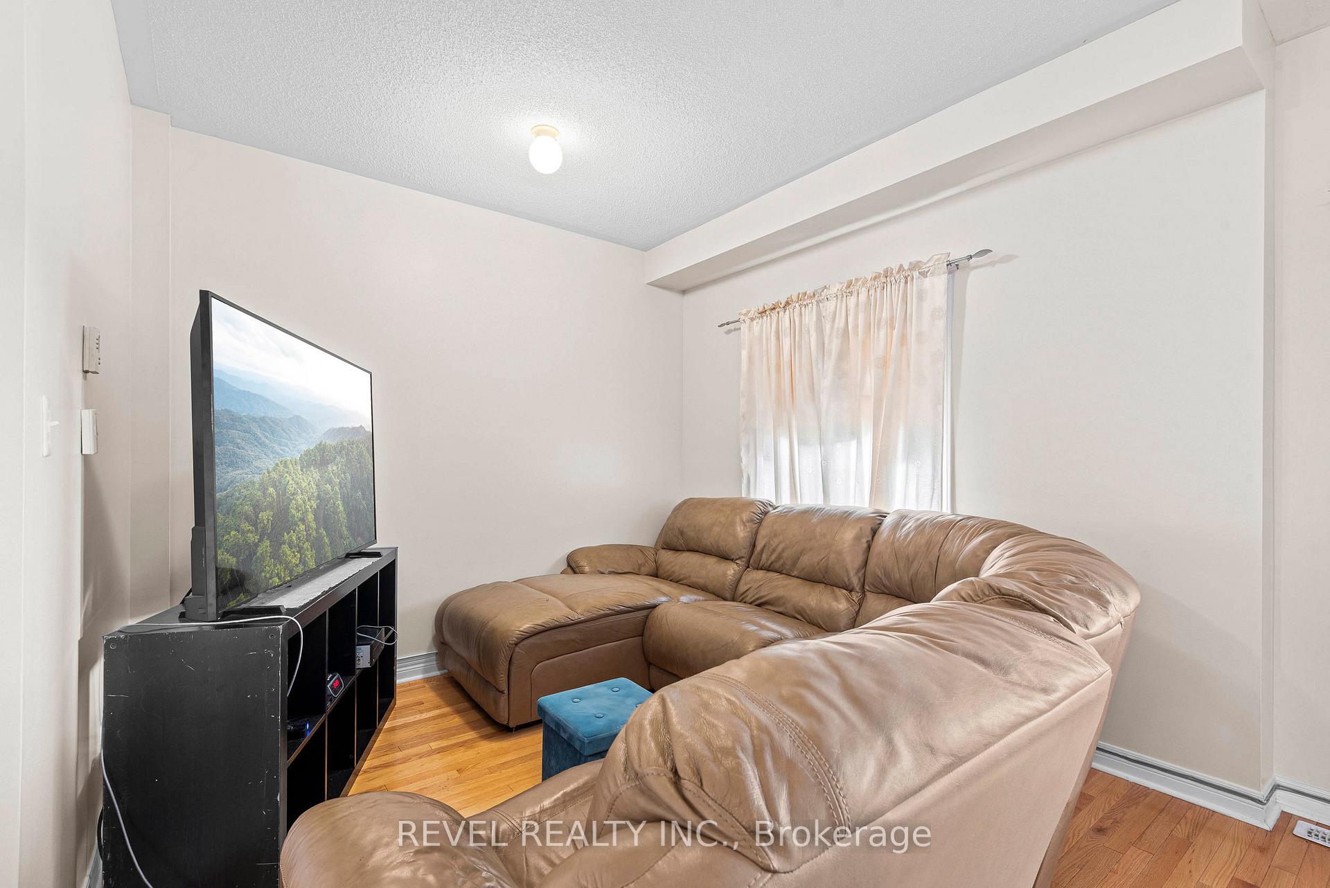Photo 8 of 1516 Shepway Mews, Pickering, Duffin Heights — HOMEH