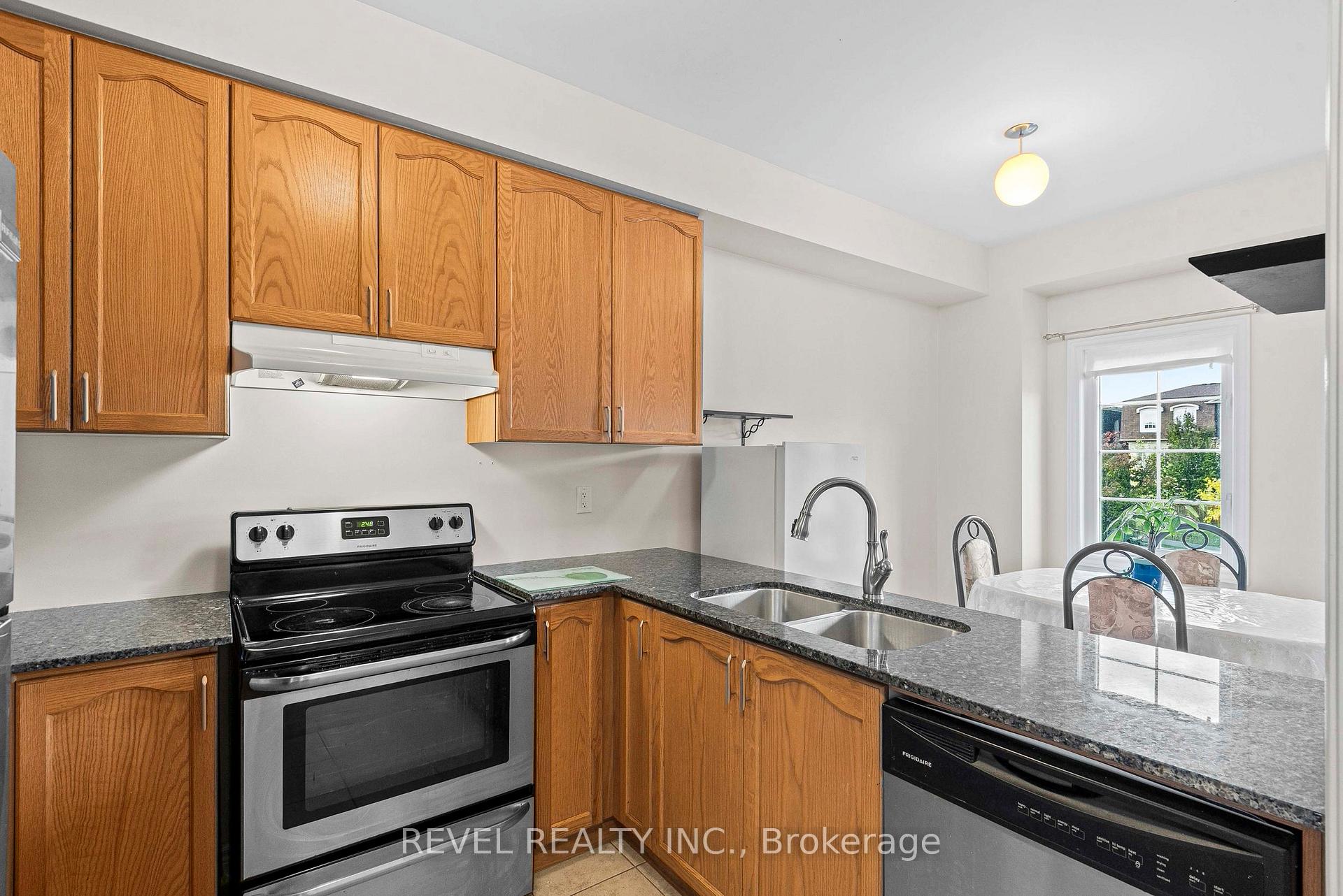 Photo 12 of 1516 Shepway Mews, Pickering, Duffin Heights — HOMEH