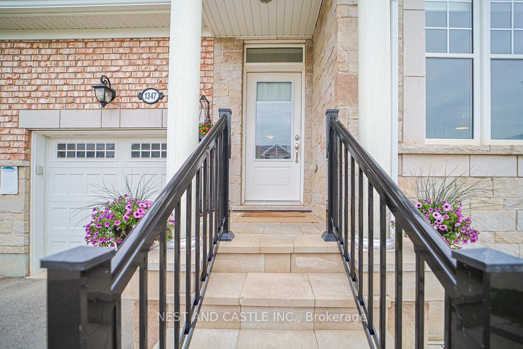 Photo 3 of 1347 Rose way Avenue, Milton, Cobban — HOMEH