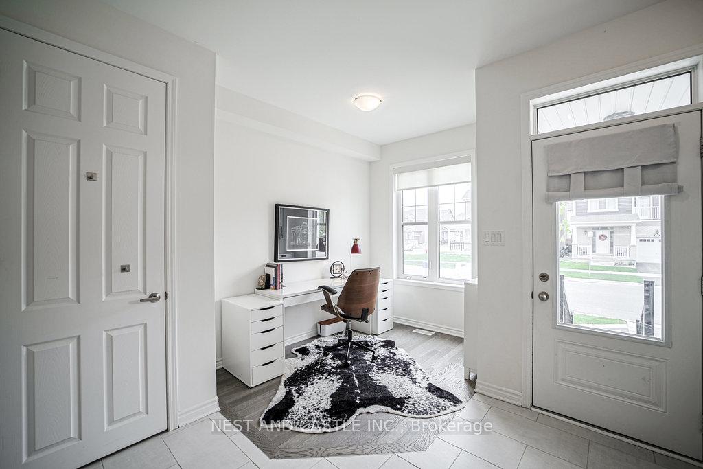 Photo 10 of 1347 Rose way Avenue, Milton, Cobban — HOMEH