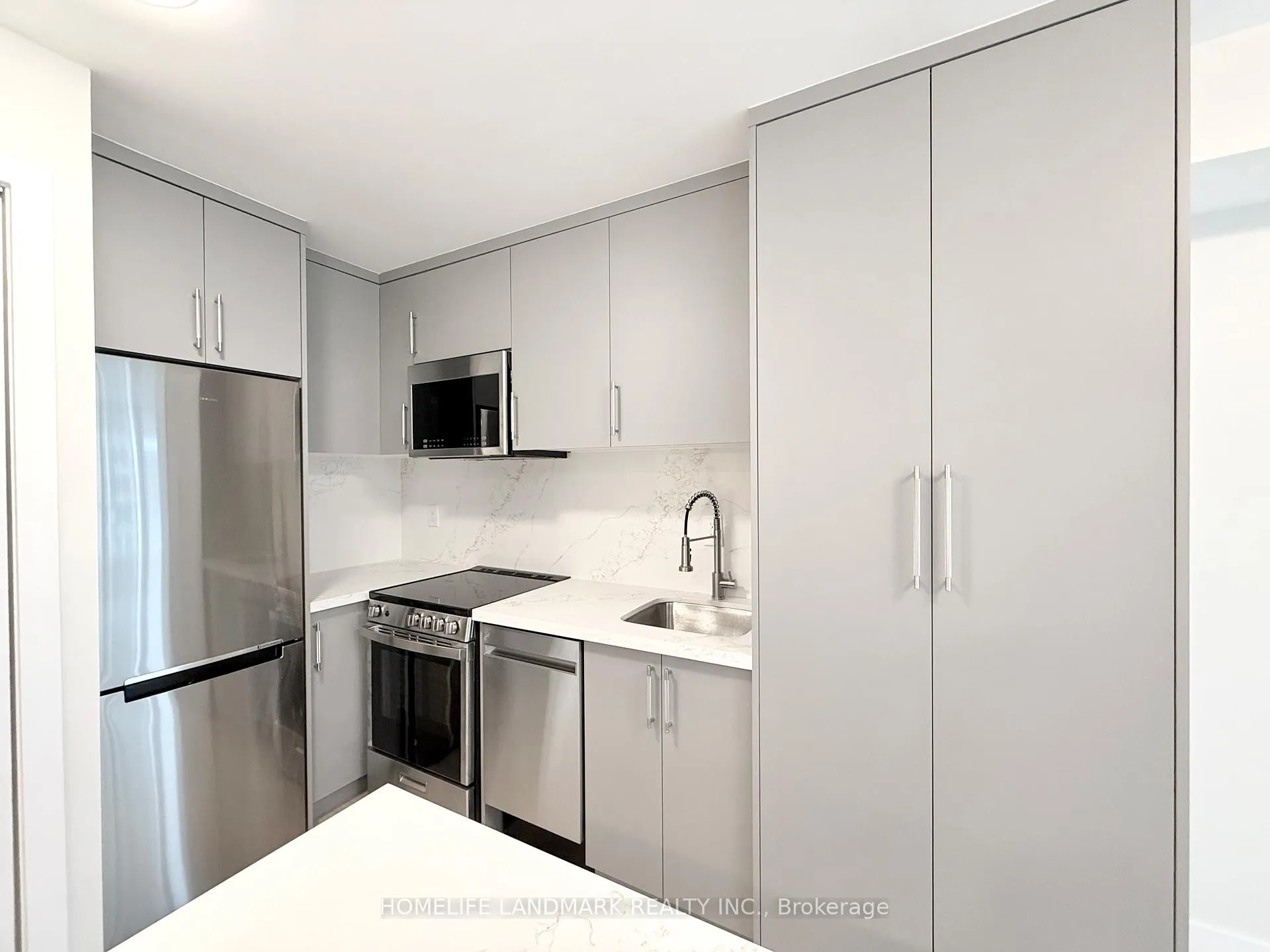 Photo 5 of Unit 727, 230 Queens Quay W, Toronto, Waterfront Communities — HOMEH