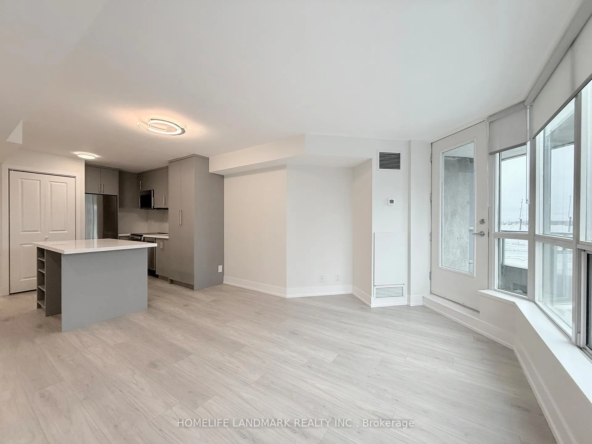 Photo 8 of Unit 727, 230 Queens Quay W, Toronto, Waterfront Communities — HOMEH