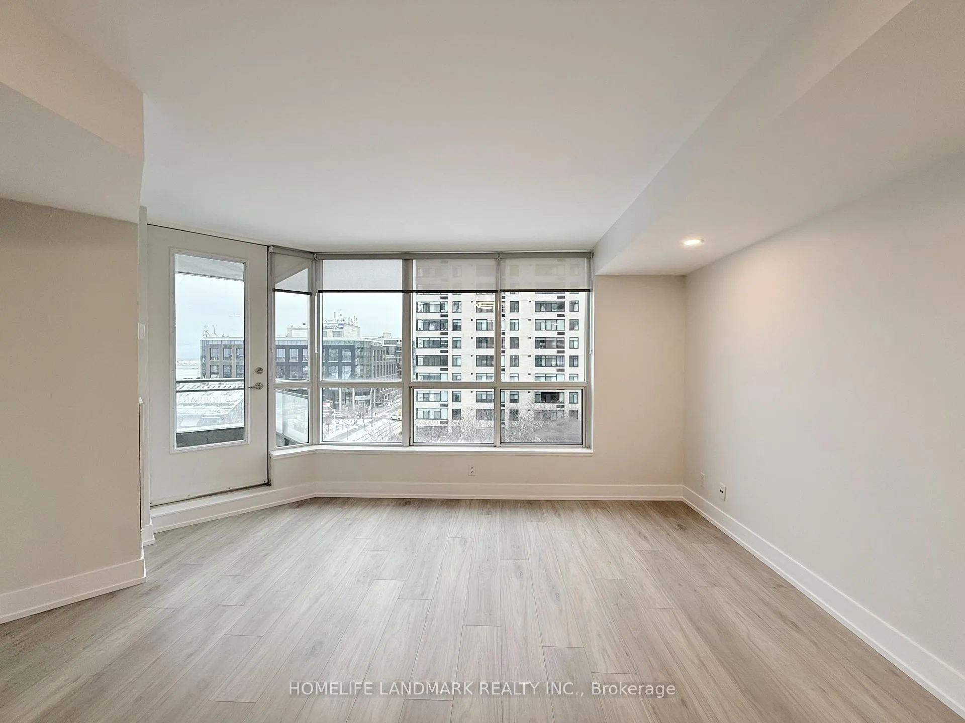 Photo 10 of Unit 727, 230 Queens Quay W, Toronto, Waterfront Communities — HOMEH